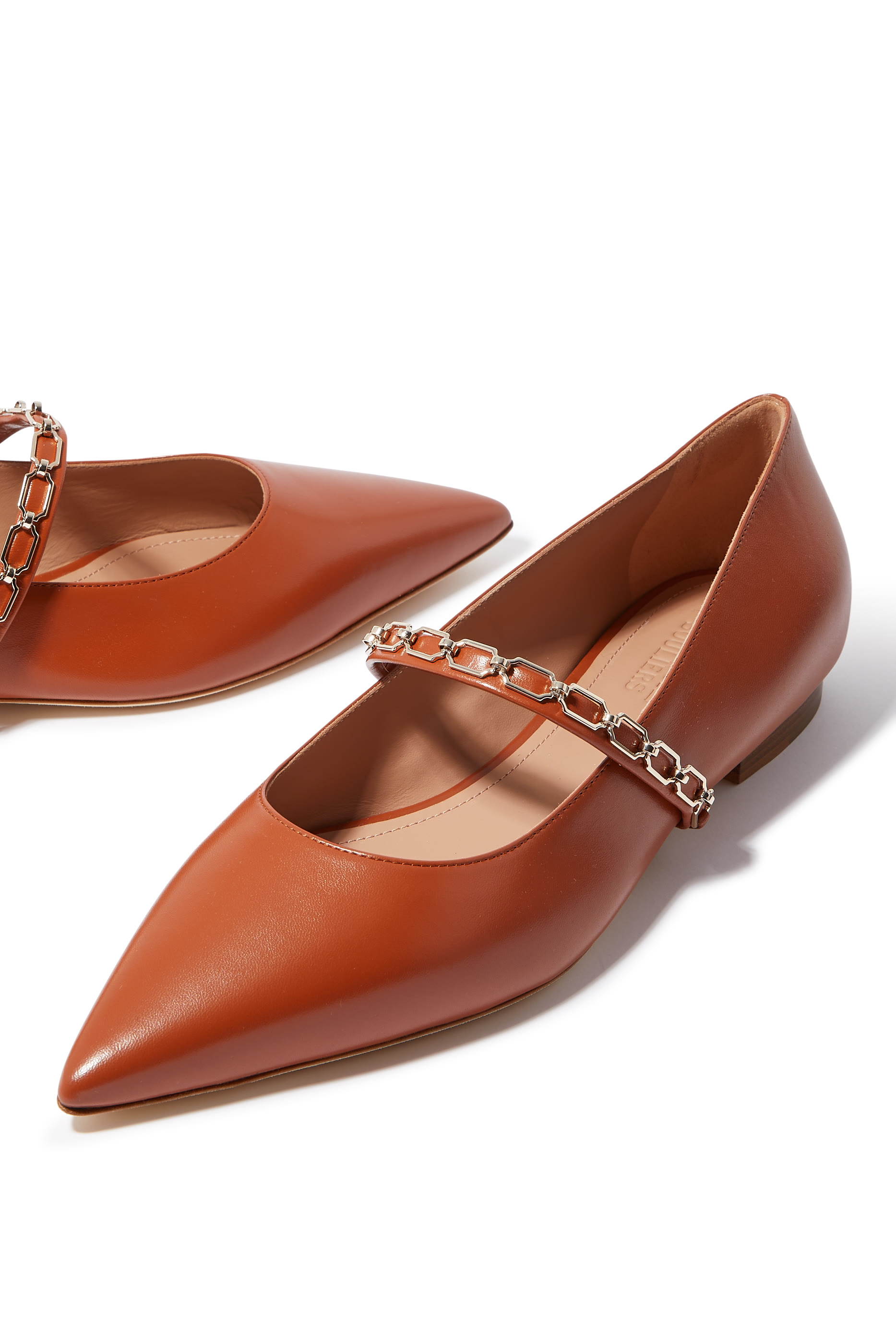 حذاء كلاسيكي فيرنا بنعل مسطح جلد