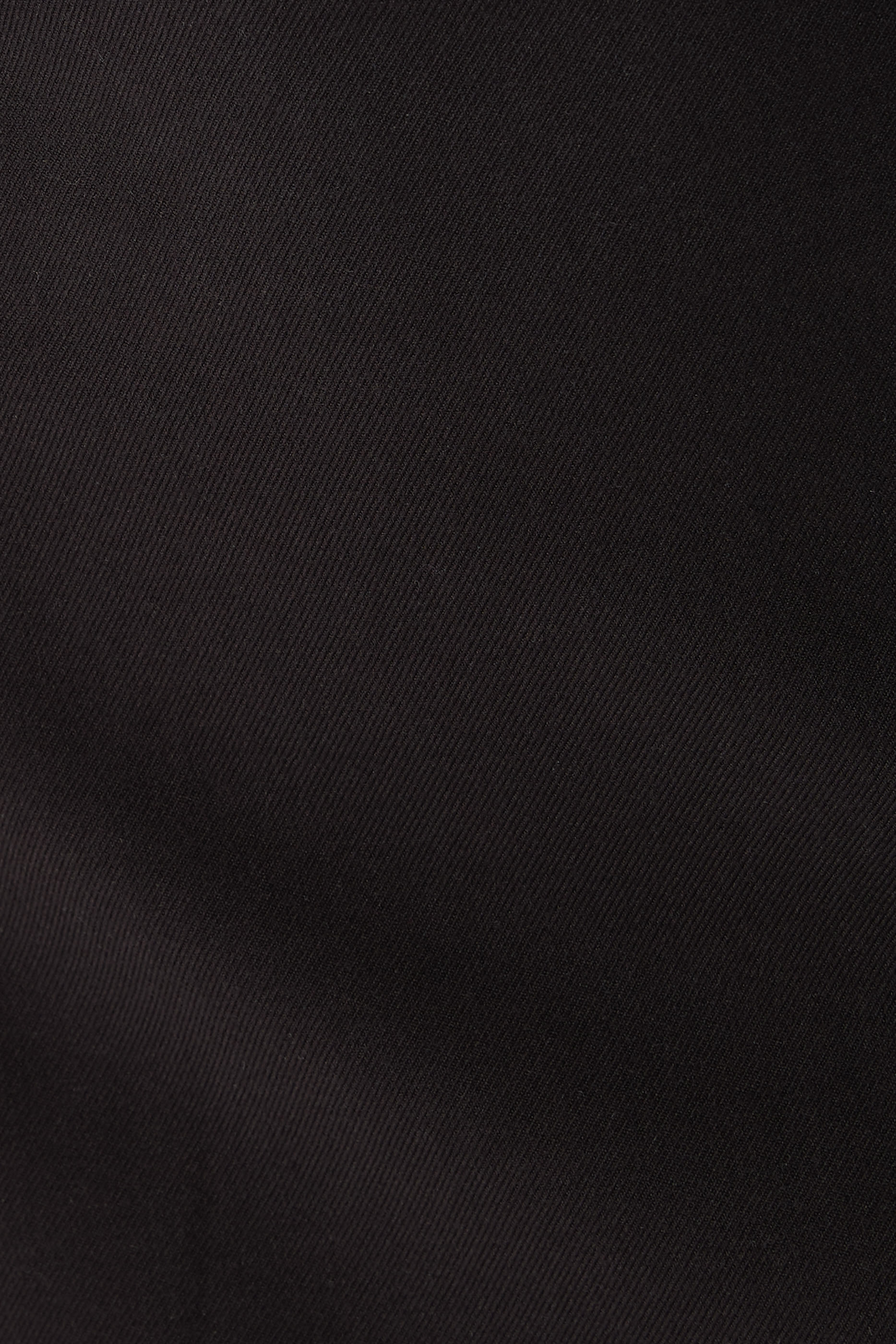 تنورة قصيرة بقصة واسعة