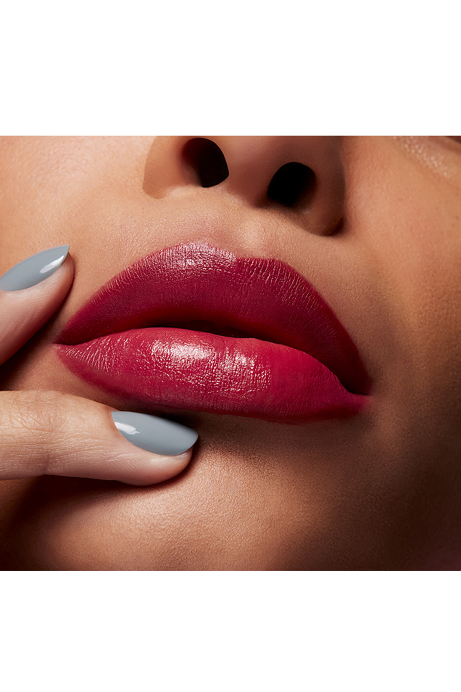 أحمر شفاه غير لامع