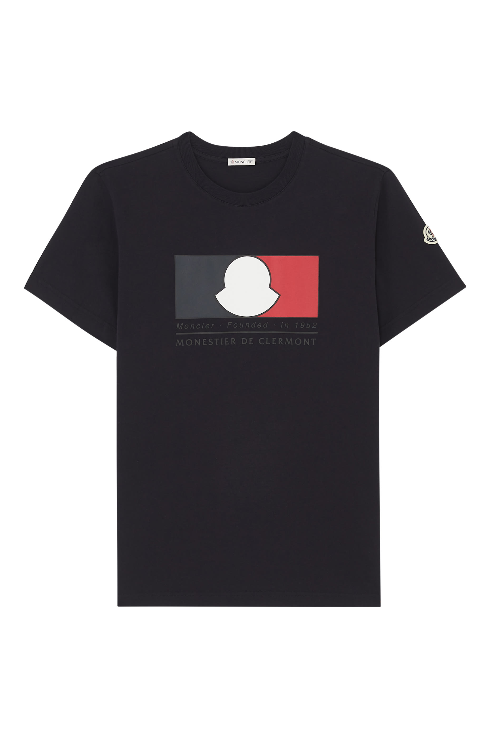 تيشيرت بأكمام قصيرة