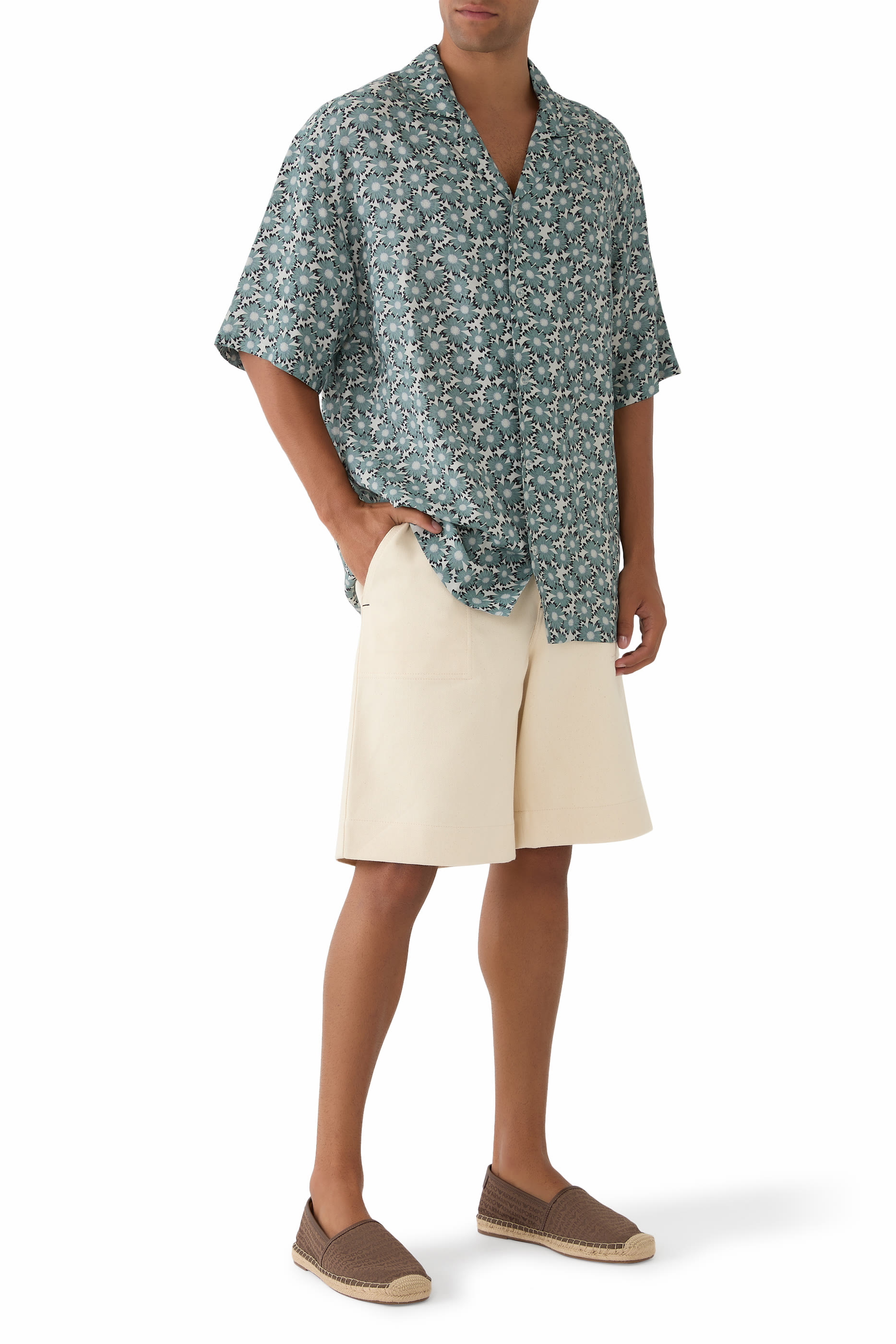 حذاء إسبادريل مزين كليا بحروف شعار الماركة جاكار