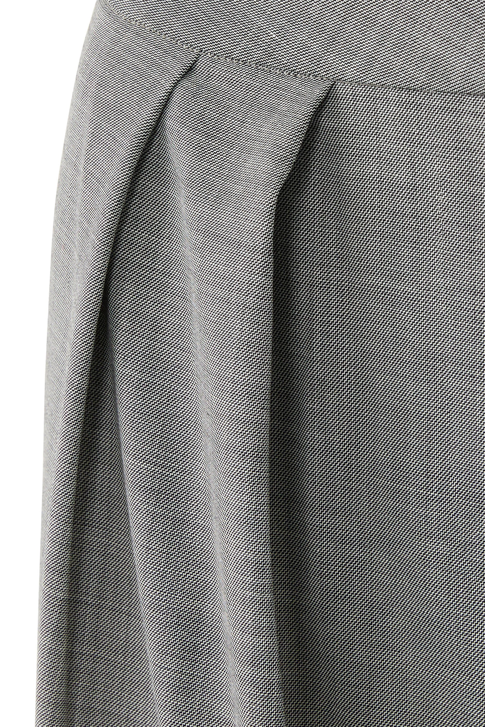 بنطال مونيكا