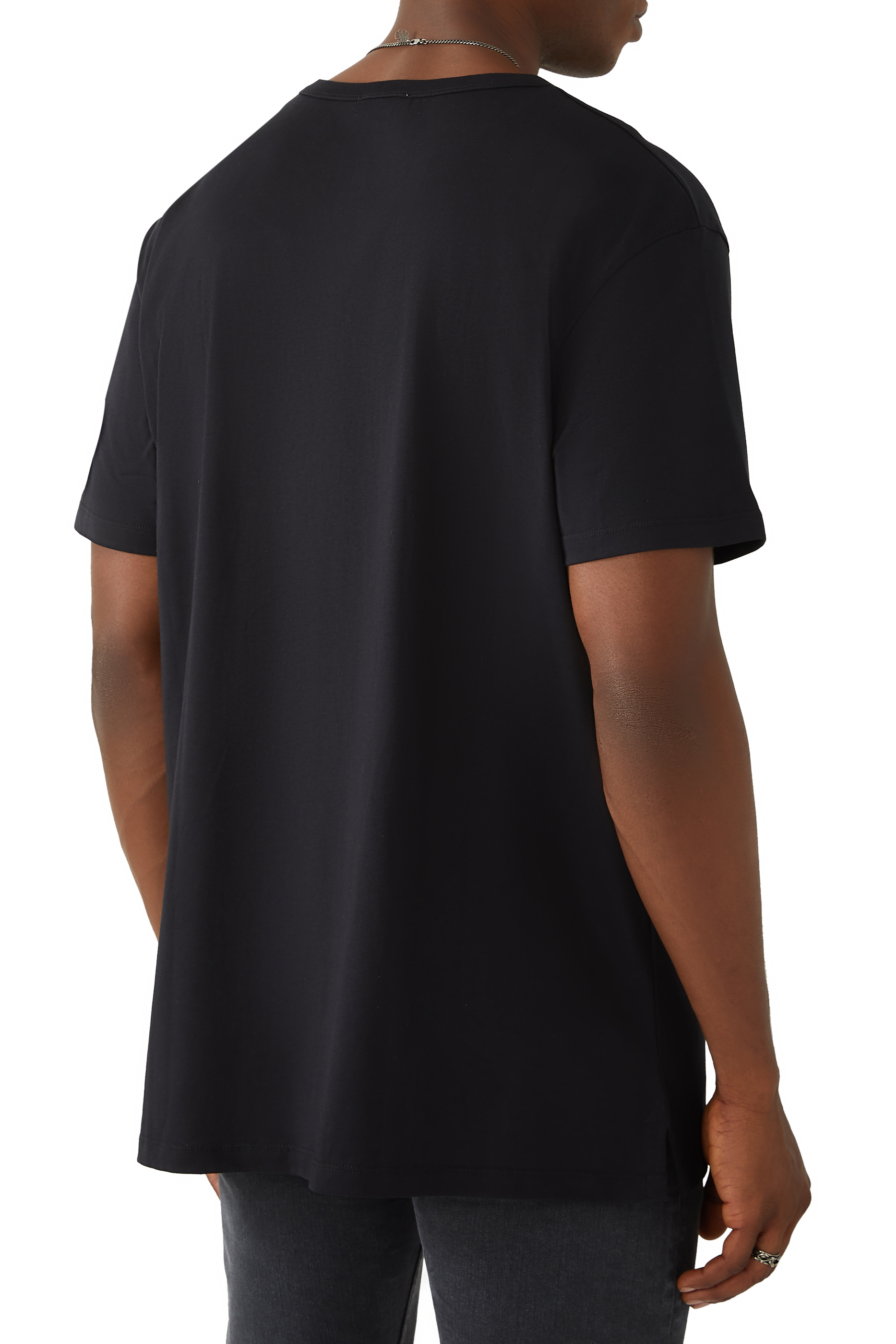 تيشيرت بطبعات جمجمة غرافيتي