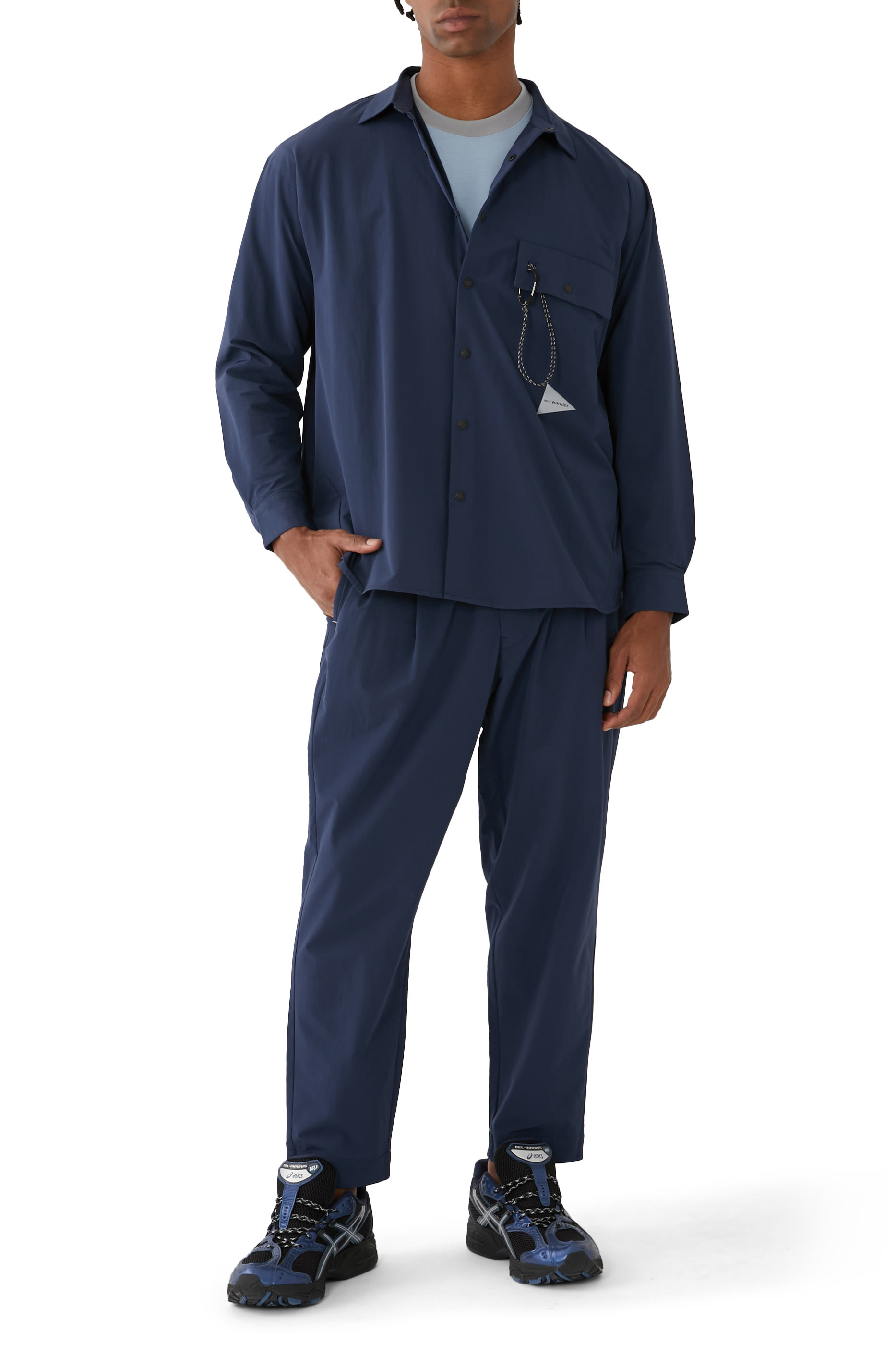 قميص خفيف الوزن