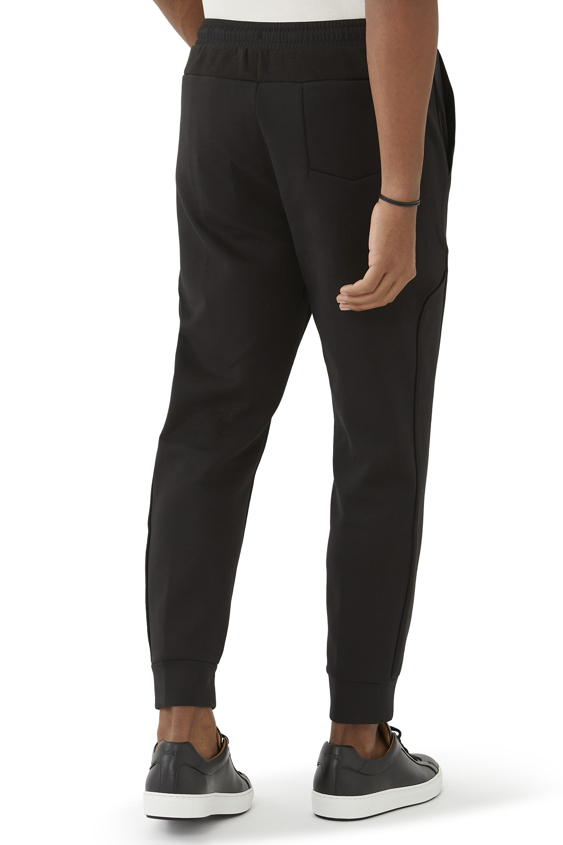 بنطال رياضي بشعار الماركة بلون مماثل