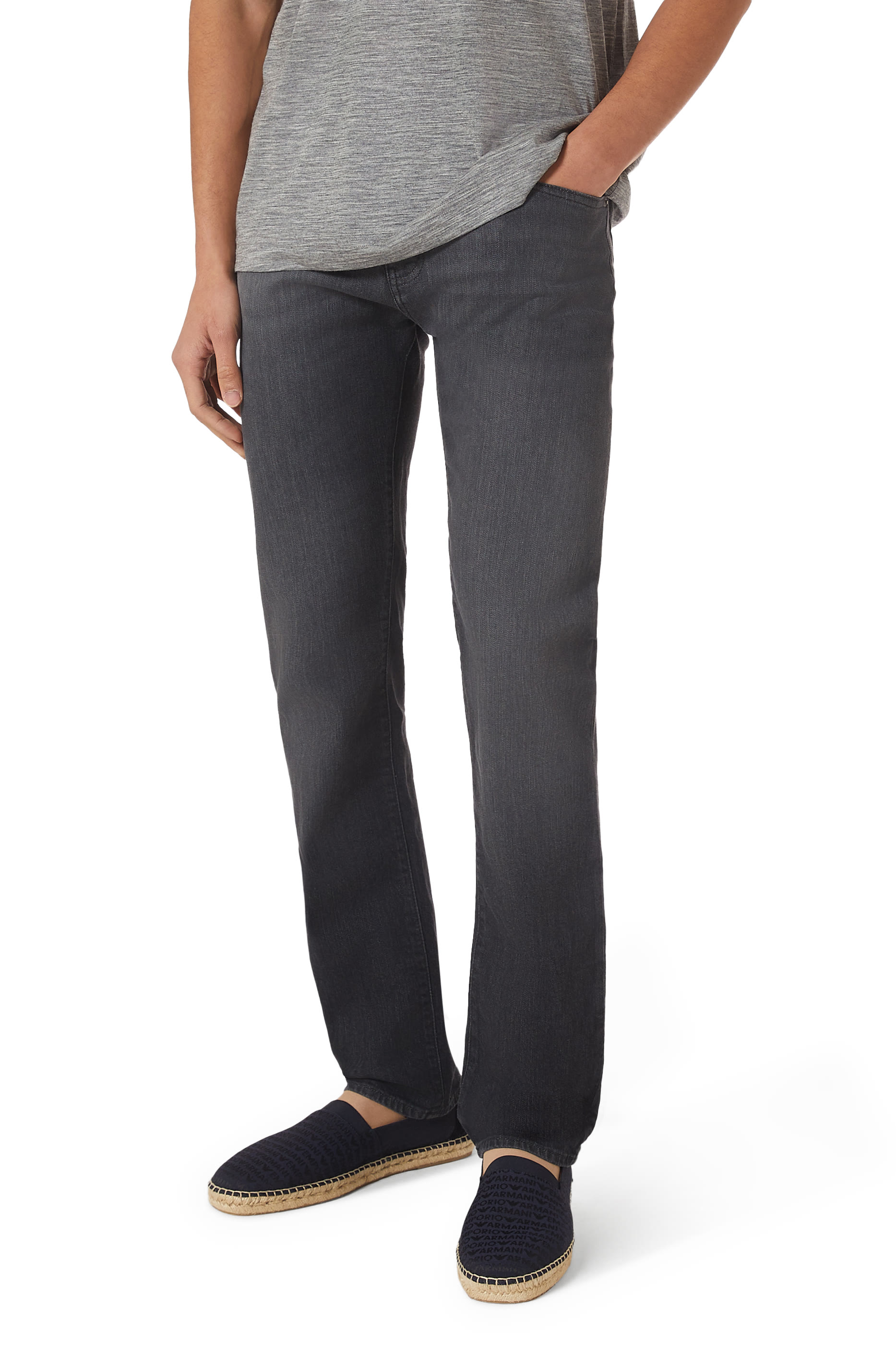 حذاء إسبادريل بشعار الماركة جاكار