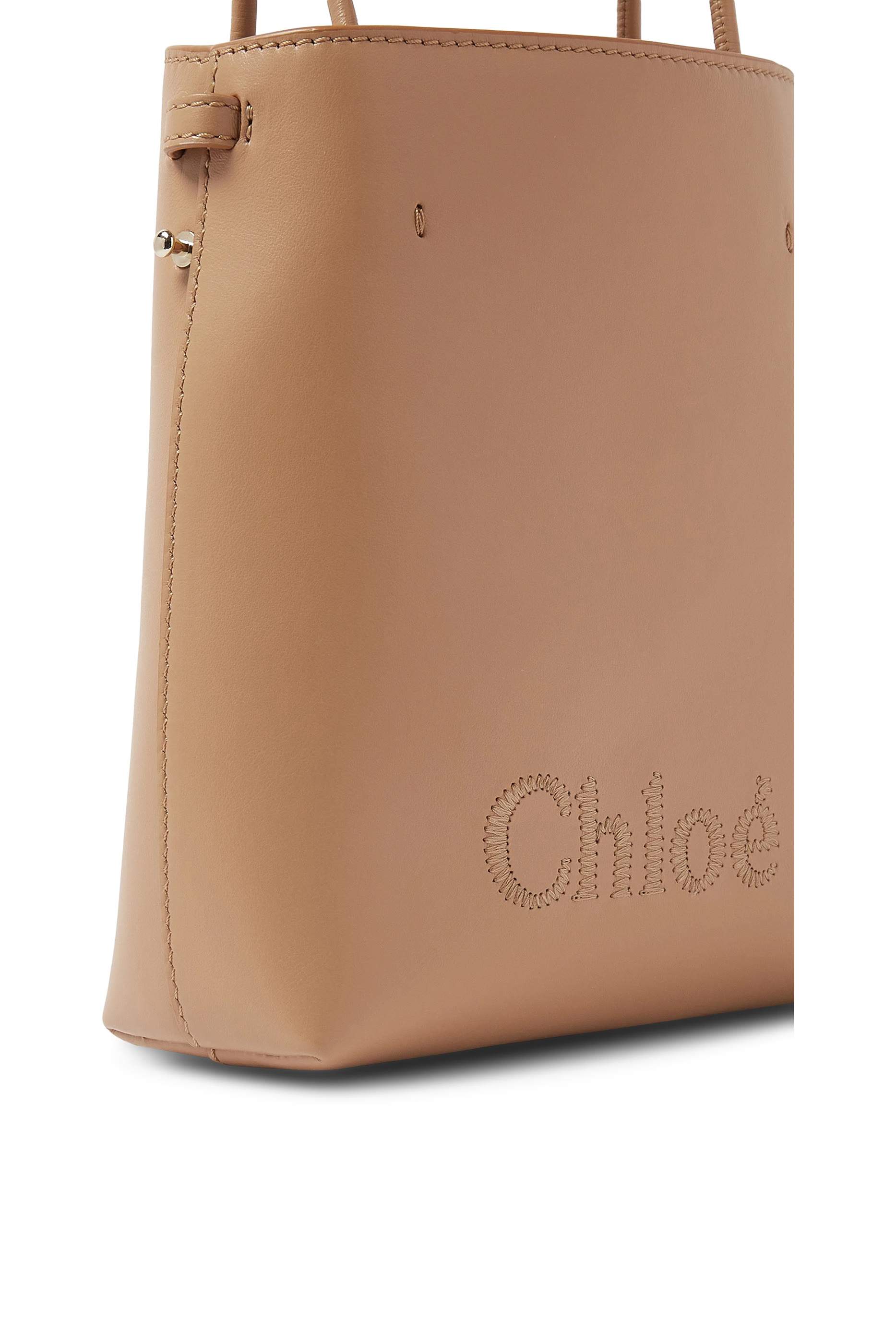 حقيبة سينس صغيرة بشعار الماركة المحاك