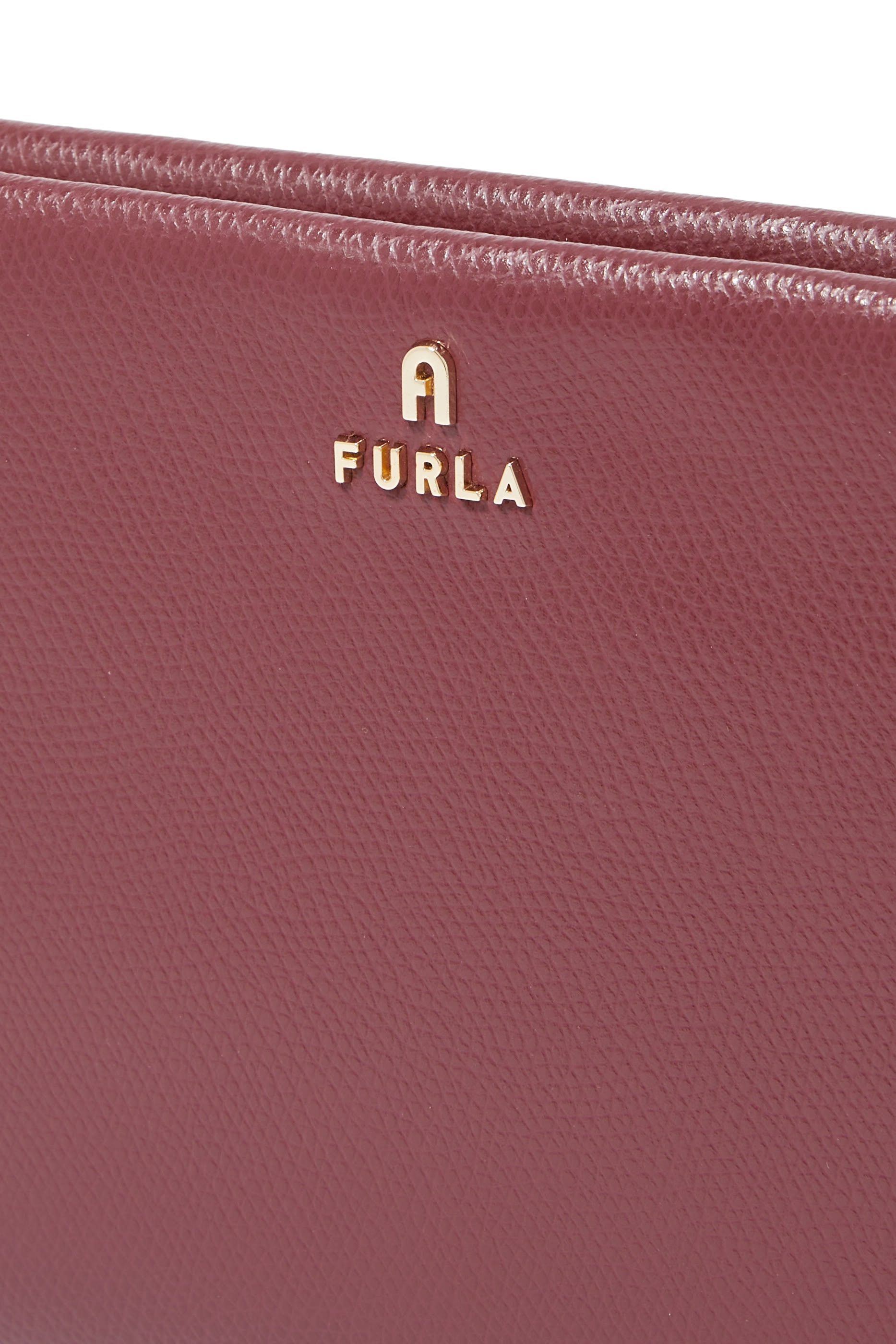 حقيبة كروس بودي بشعار الماركة