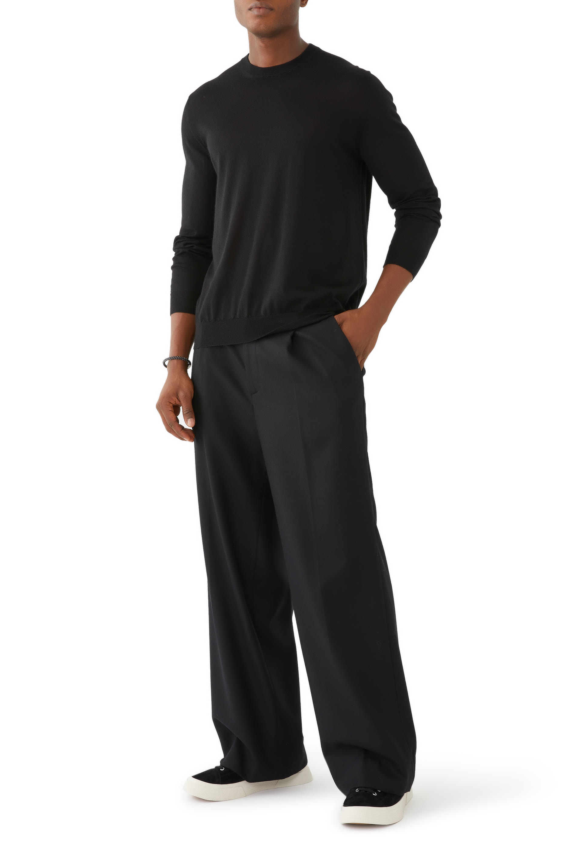 كنزة بقصة ضيقة ووياقة ضيقة كشمير وحرير