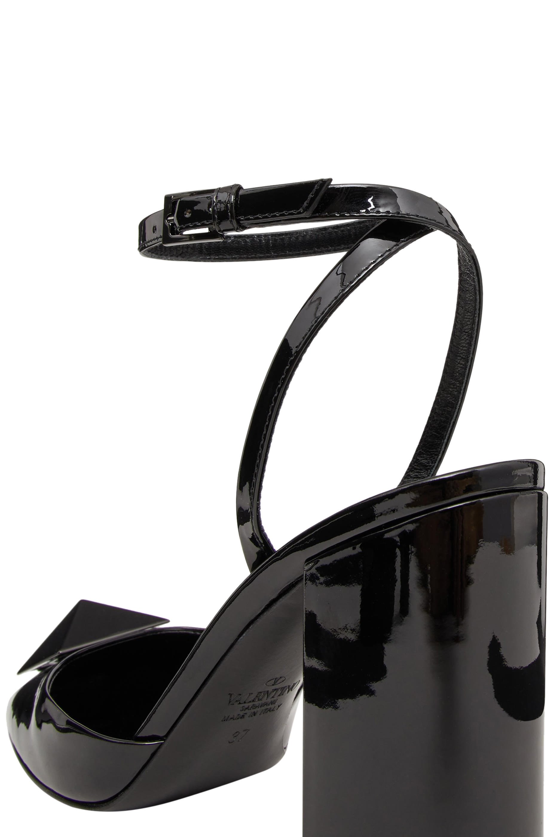 حذاء كلاسيك فالنتينو جارافاني جلد بحلية وكعب مقاس 90 مم