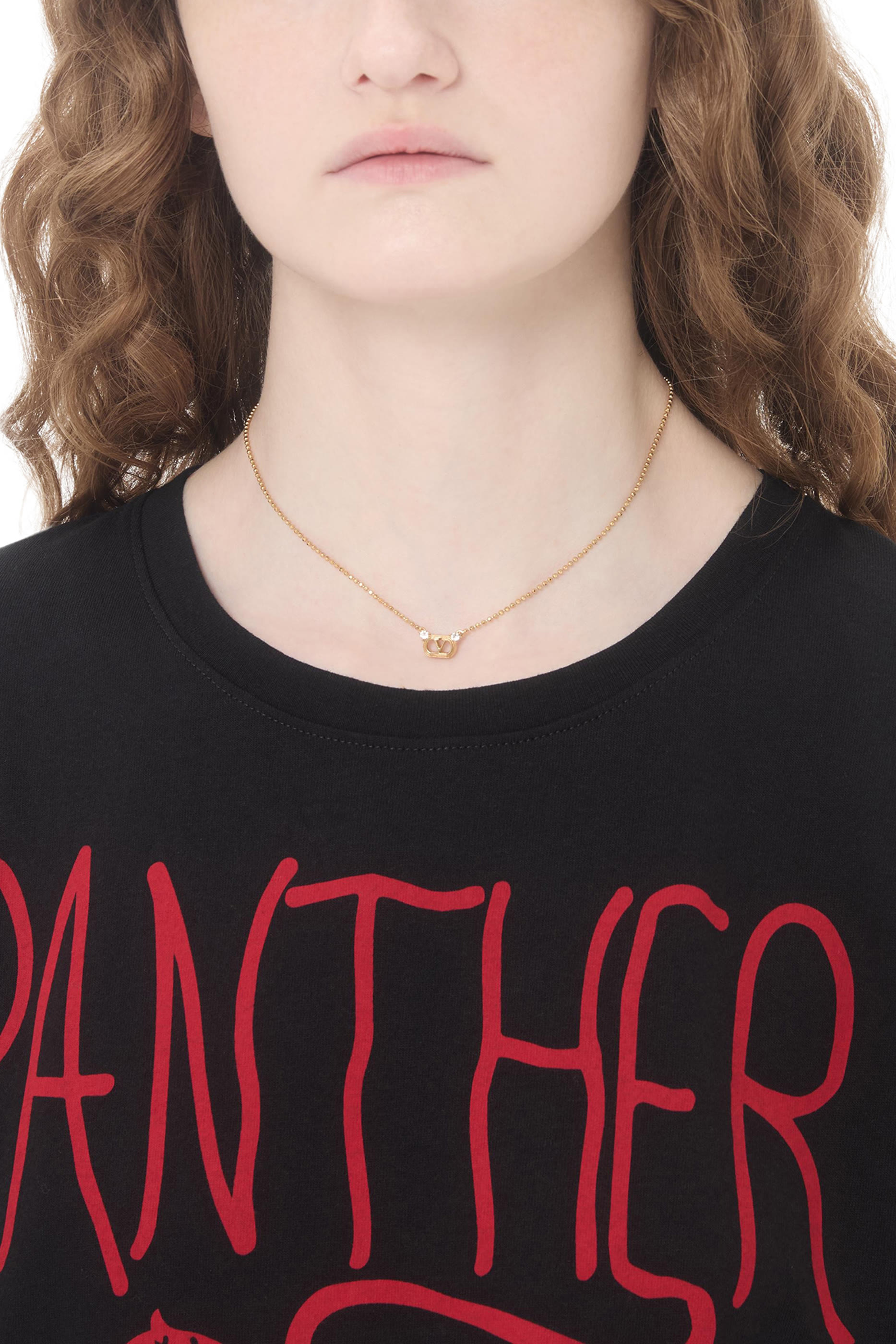 قلادة أوفالت مرصعة بكريستال