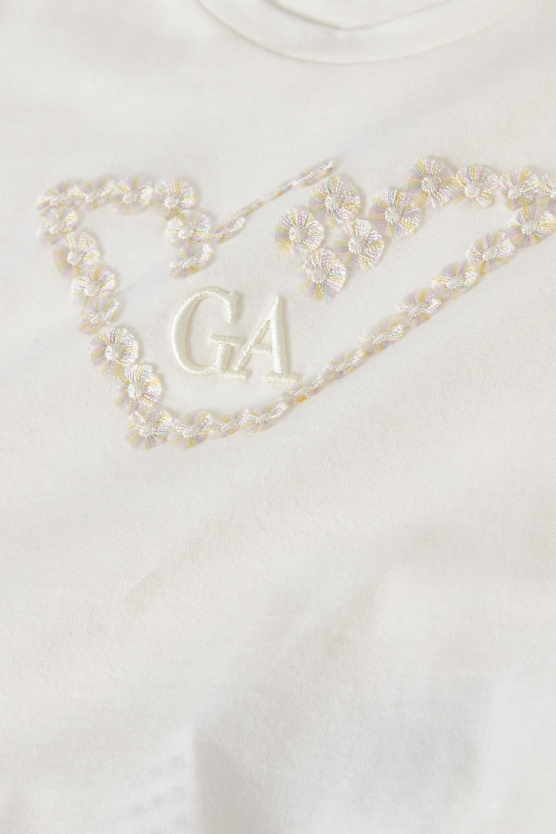 تيشيرت مطرز بزهور وشعار الماركة للأطفال