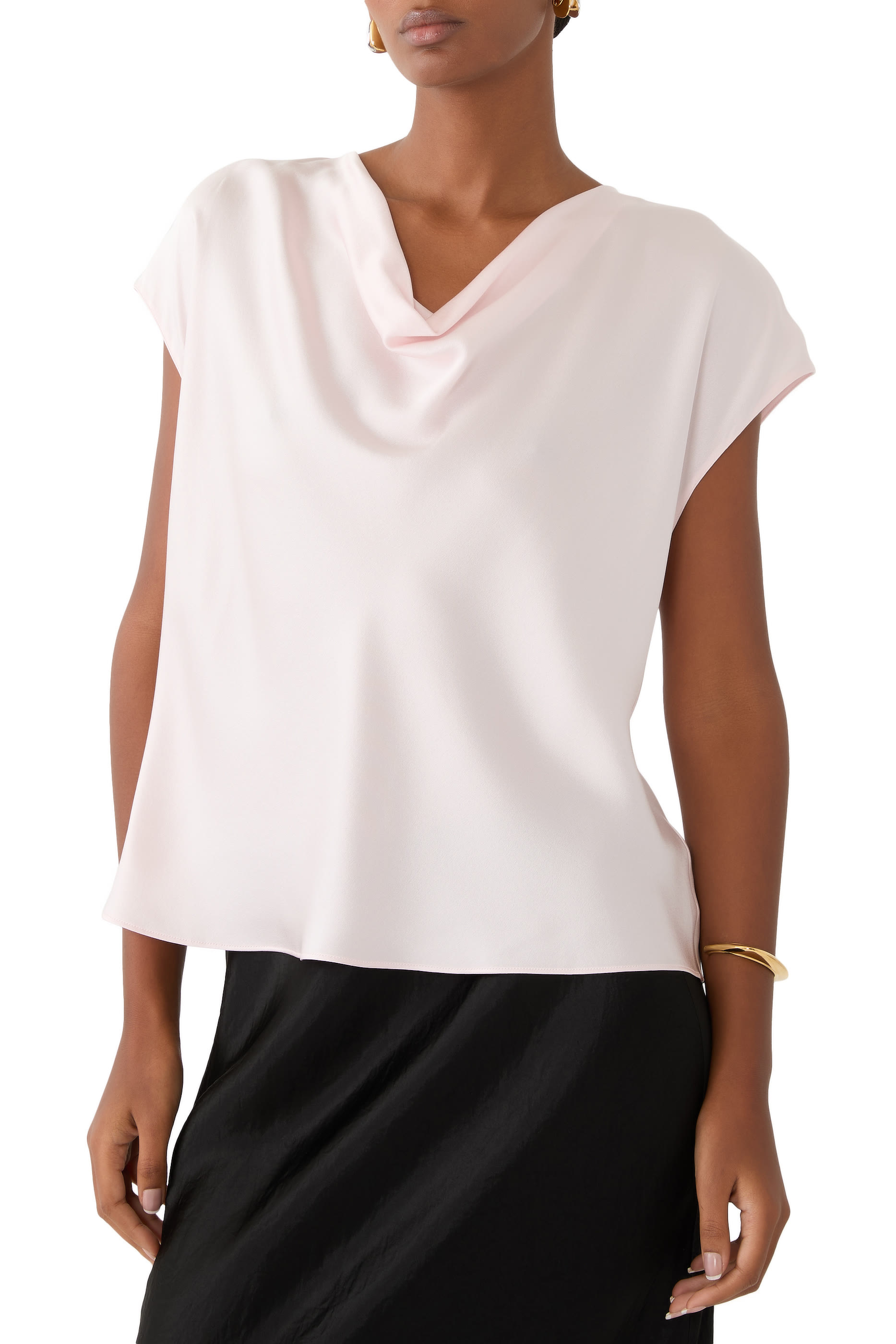 بلوزة حرير بياقة مطوية