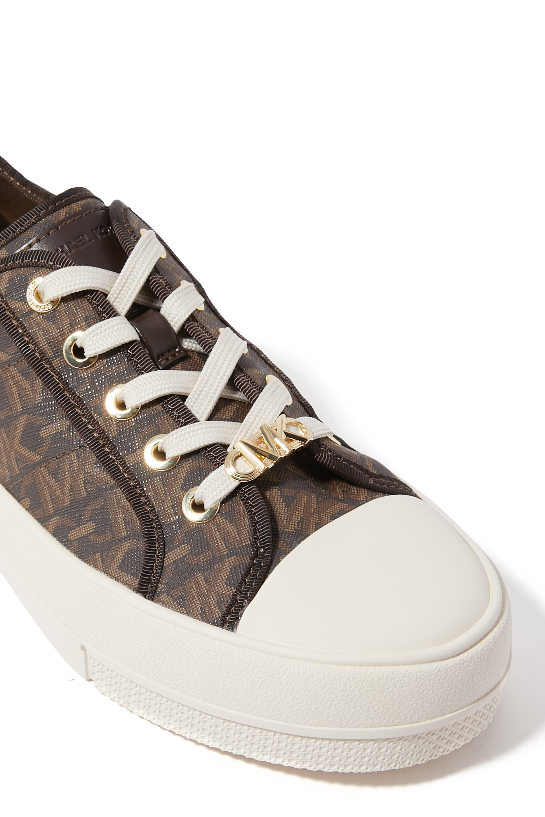 سنيكرز ايفي برباط للإغلاق