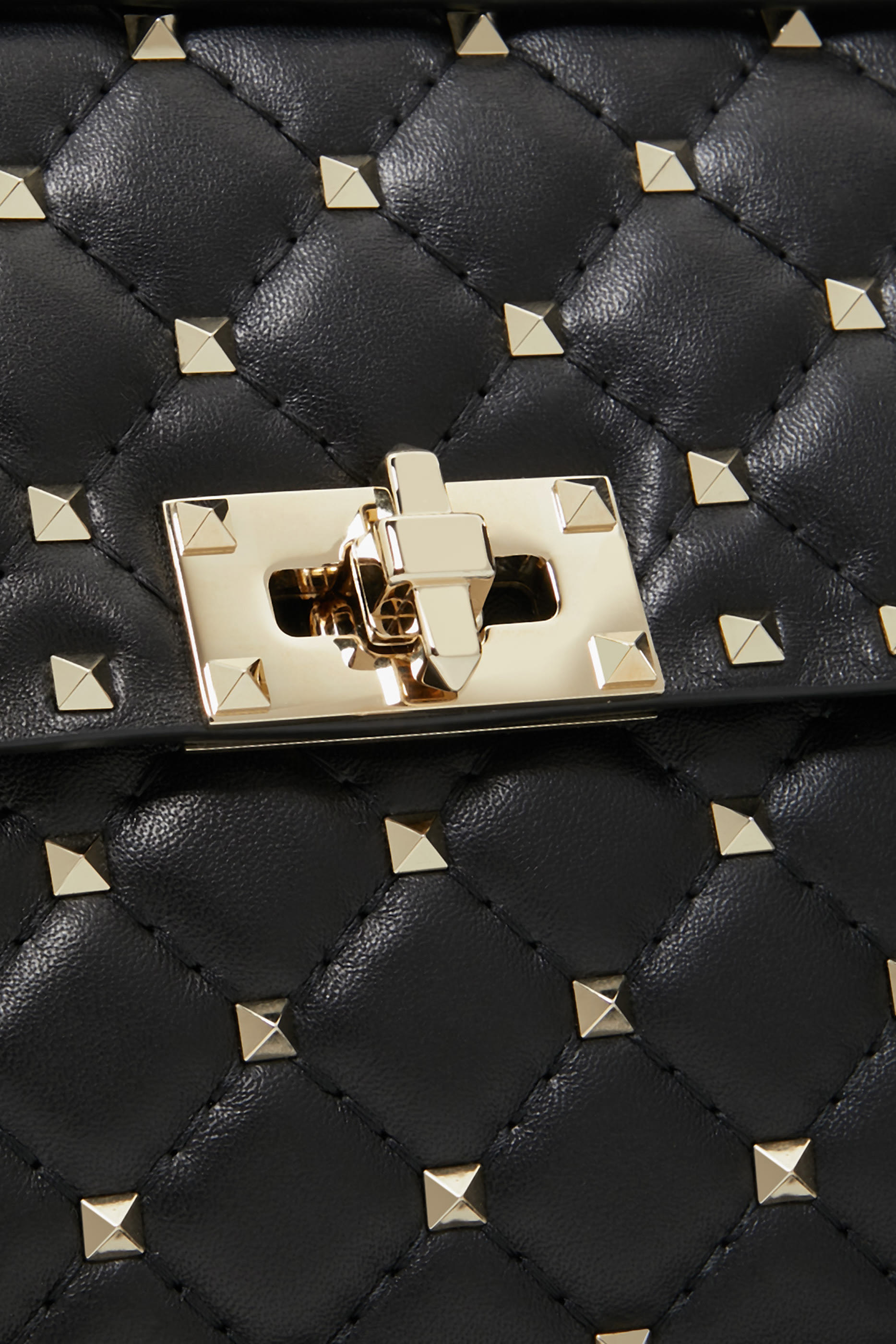 حقيبة فالنتينو غارافاني متوسطة بحلي هرمية مدببة