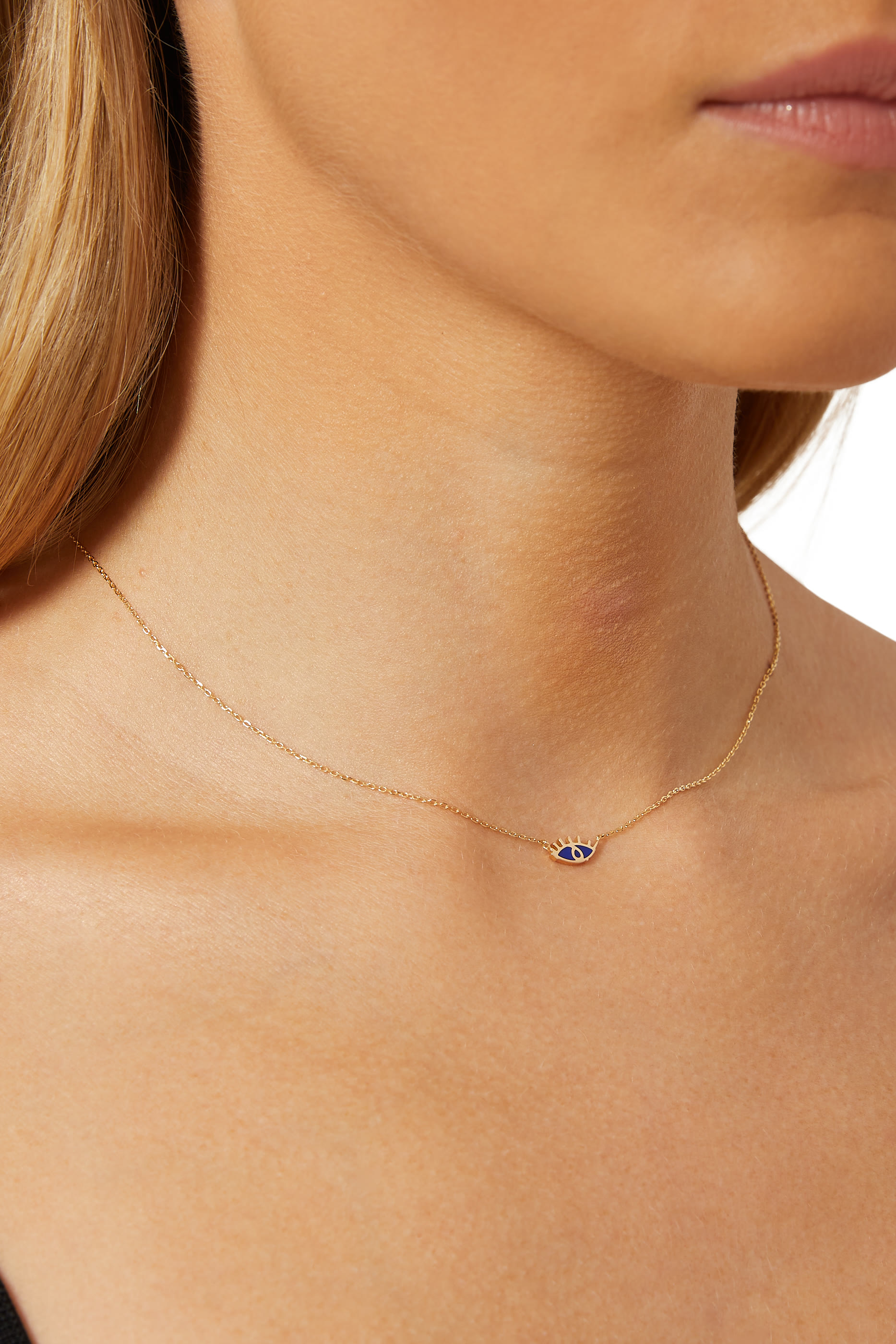 قلادة بدلّاية بتصمم عين حسود مطلية بمينا