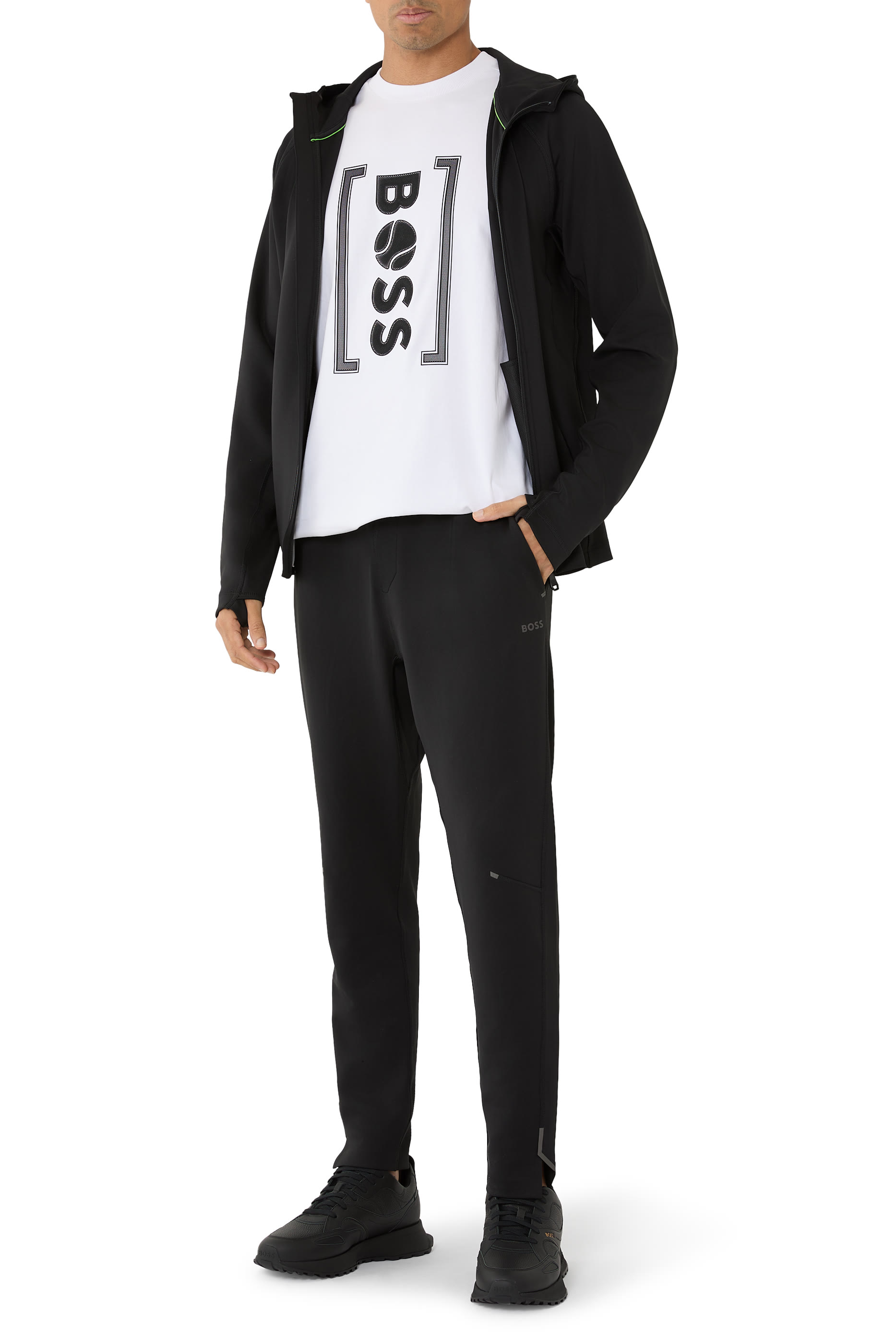 تيشيرت بنقشة شعار الماركة بتصميم شبكي مستوحى من التنس