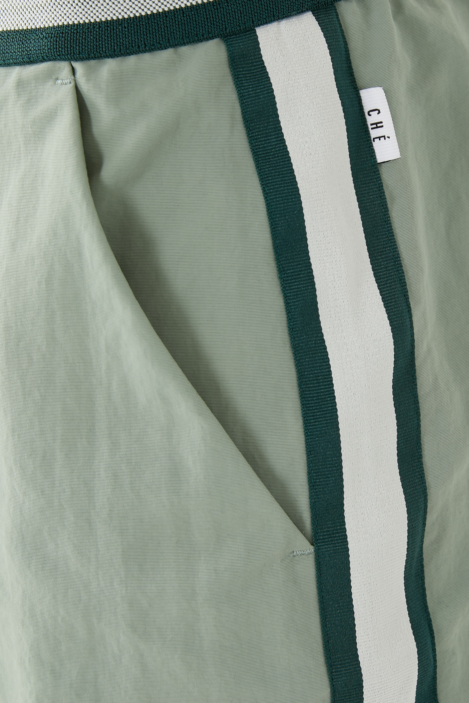 شورت بالر للسباحة