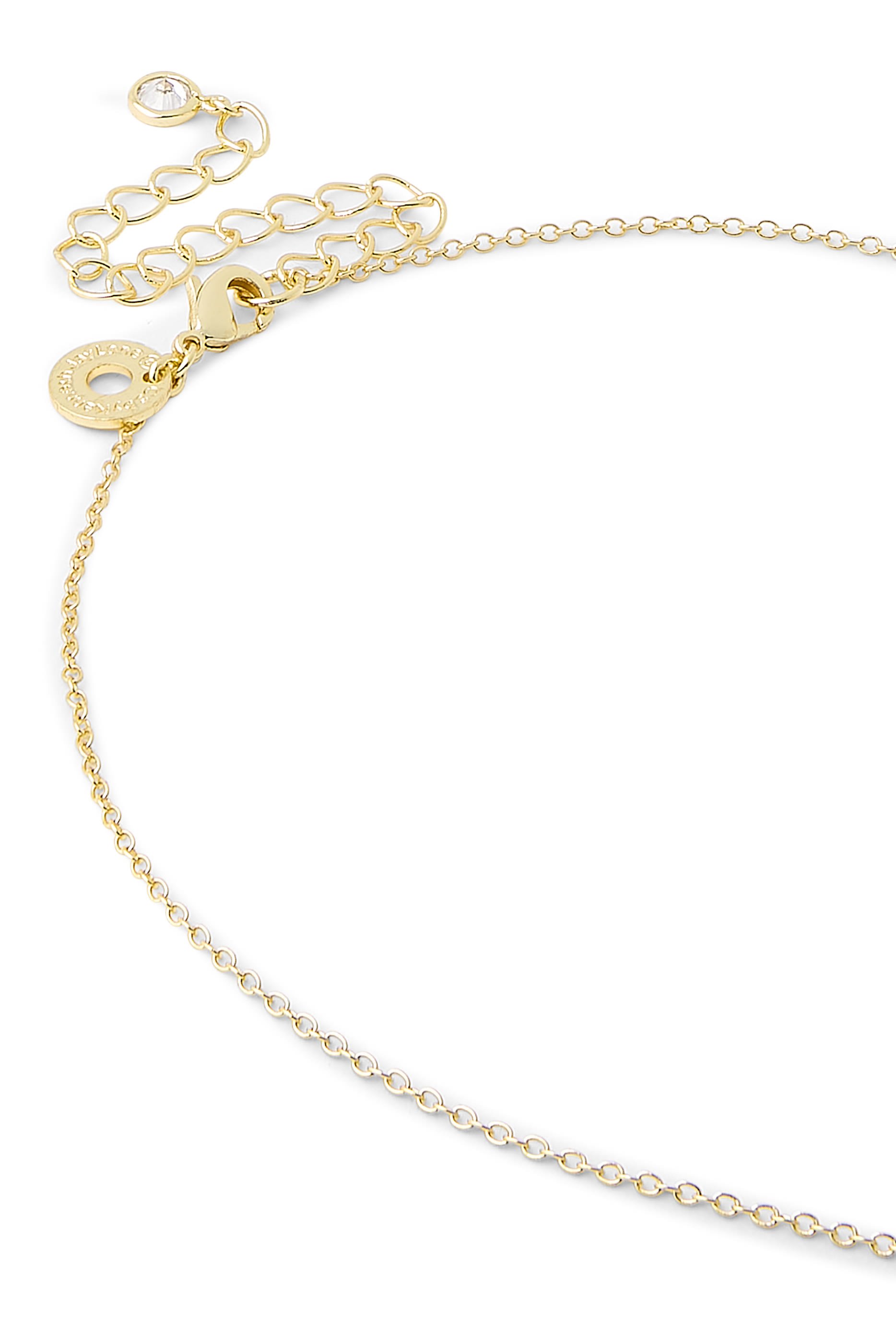 قلادة بحلية على شكل عجلة بشعار الماركة مرصعة بأحجار زركونيا مكعبة، نحاس مطلي بذهب 