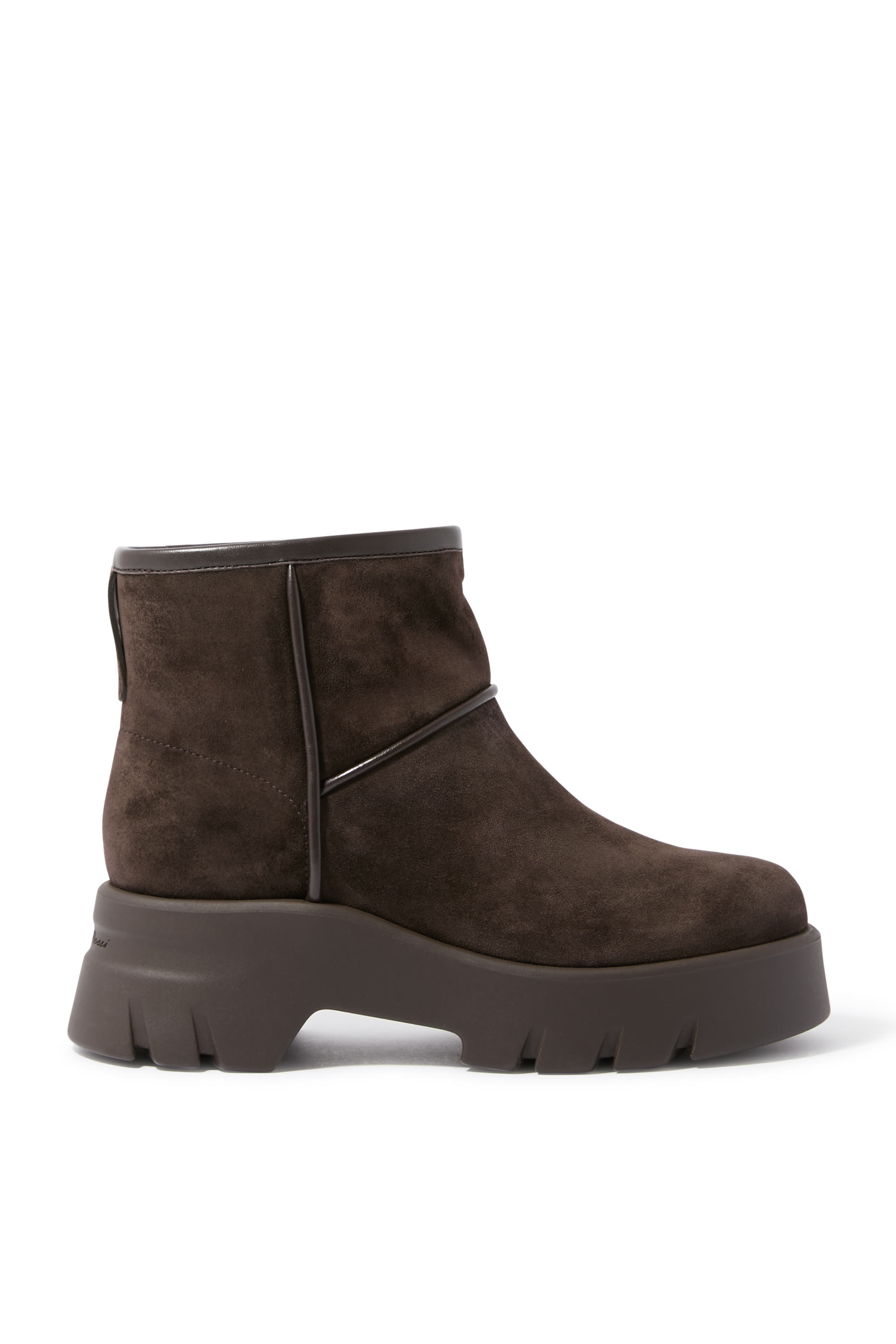 بوت ستورمي 20 بطول الكاحل