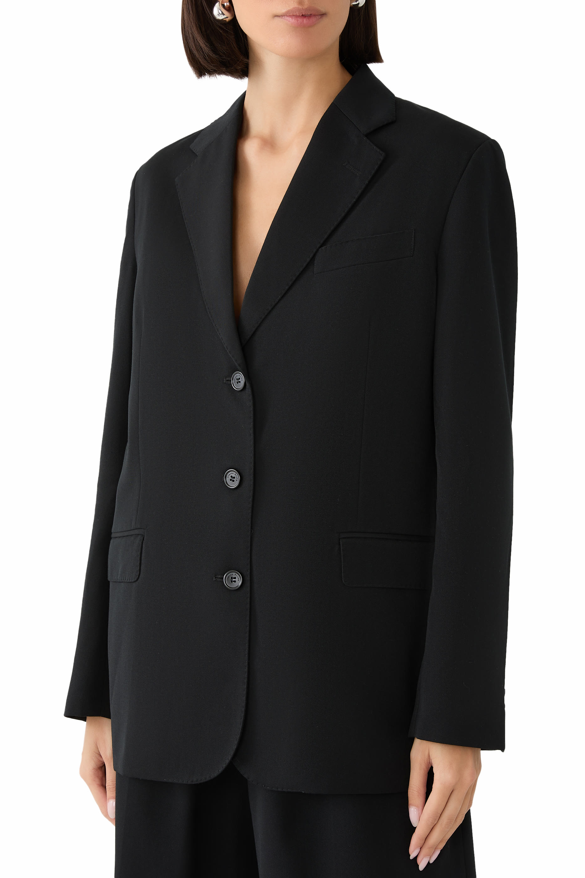 جاكيت بفيونكة وفتحات