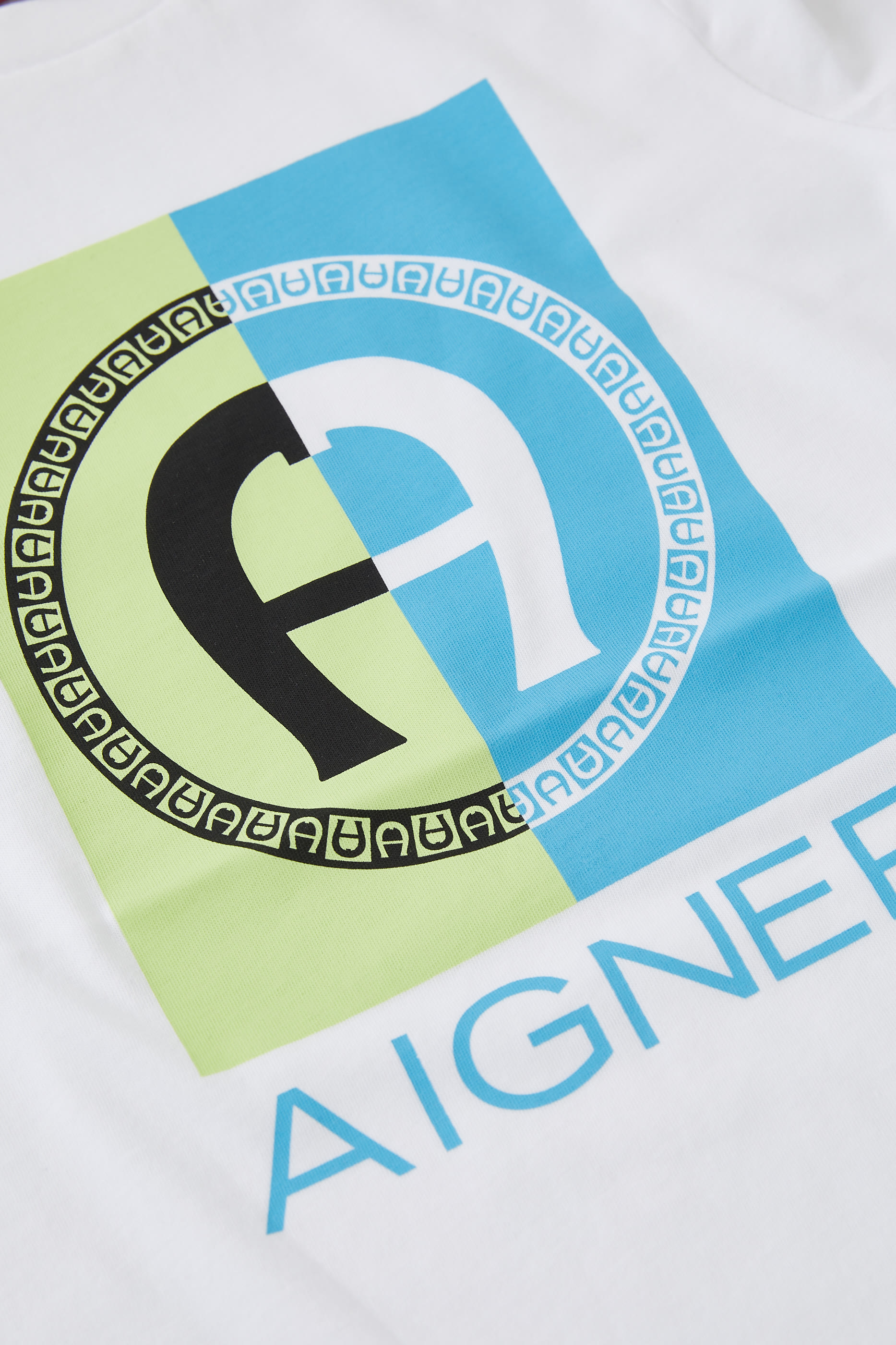 تيشيرت قطن بشعار الماركة للأطفال