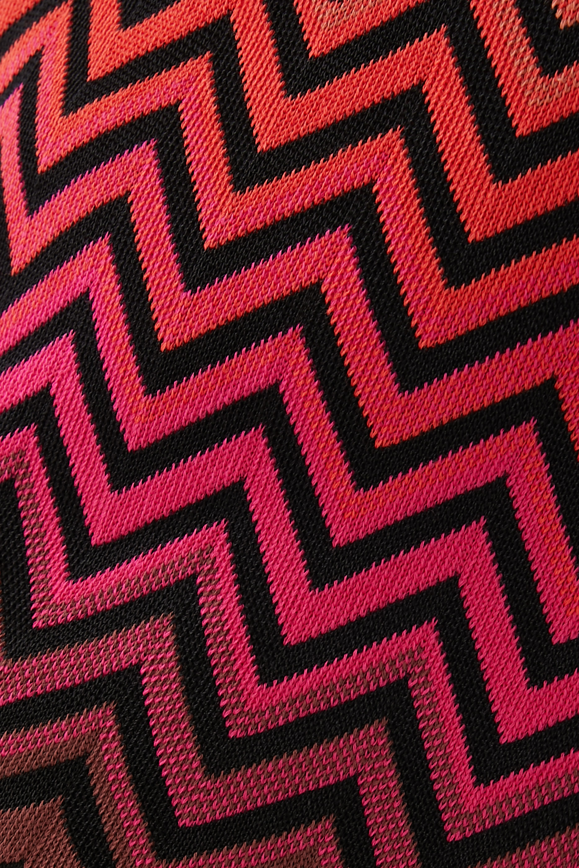 بلوزة بدون أكمام بنقشة خطوط متعرجة شيفرون جاكار