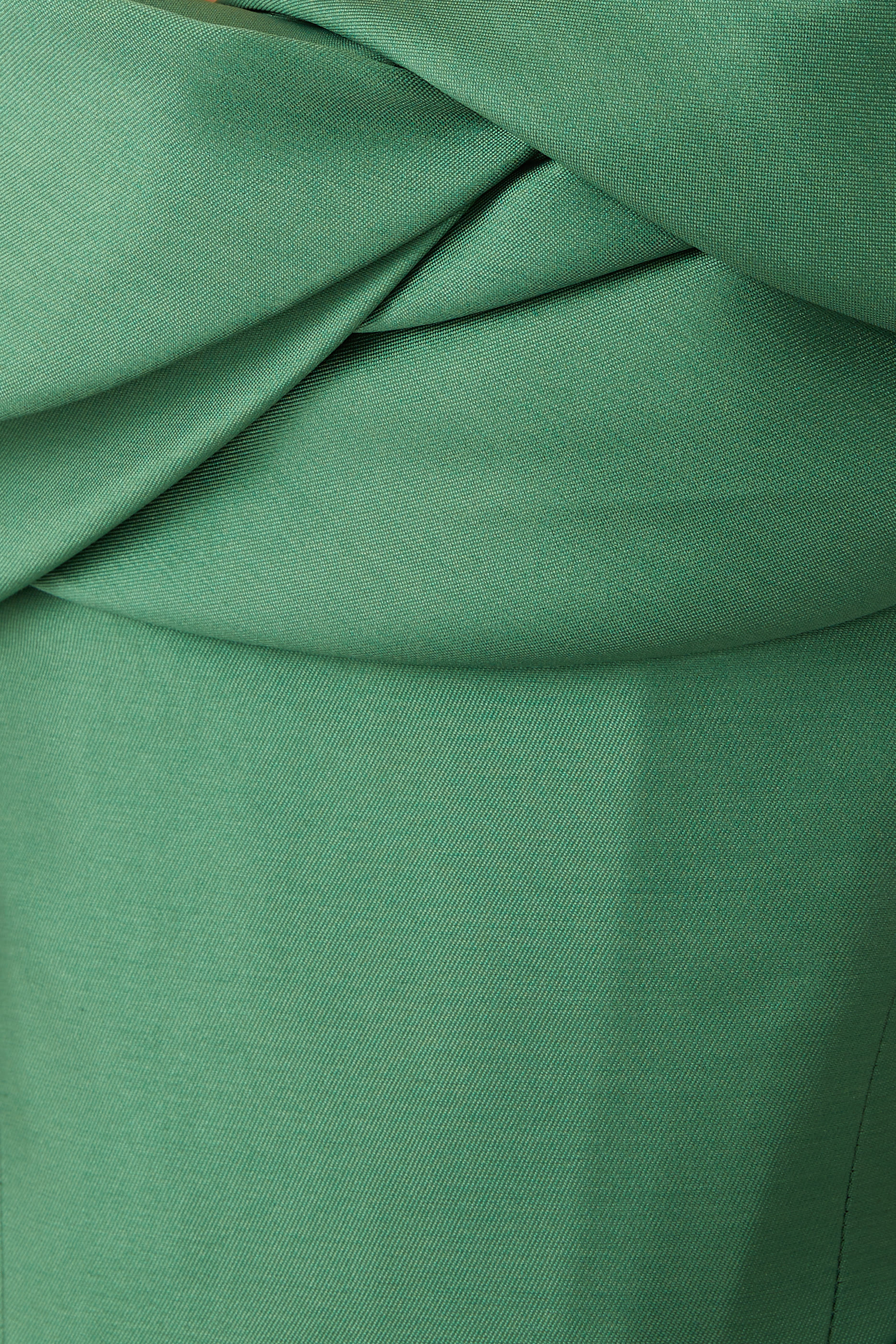 فستان سهرة علياء ميكادو