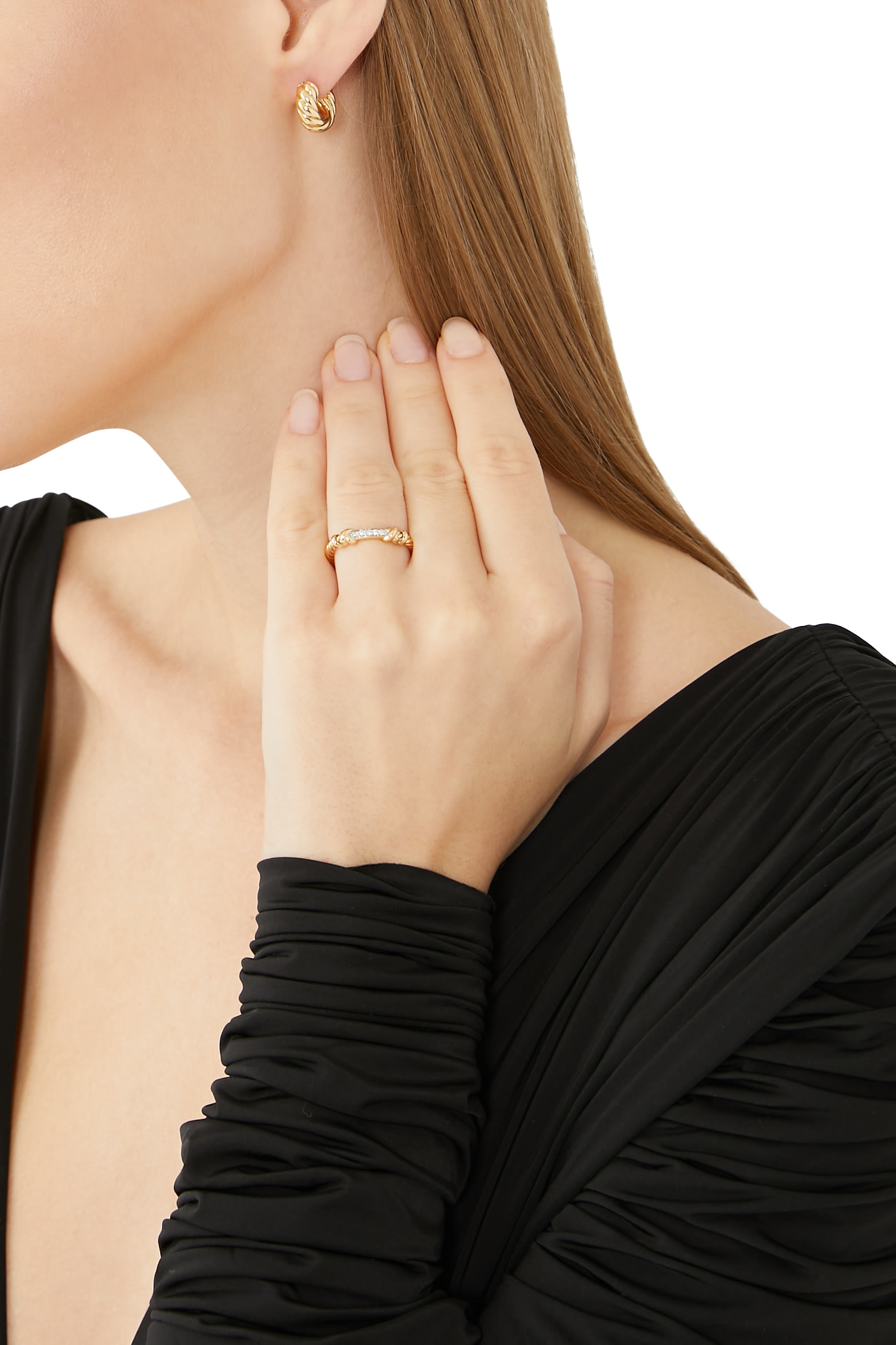 أقراط دائرية سكلبتد كابل ذهب أصفر عيار 18