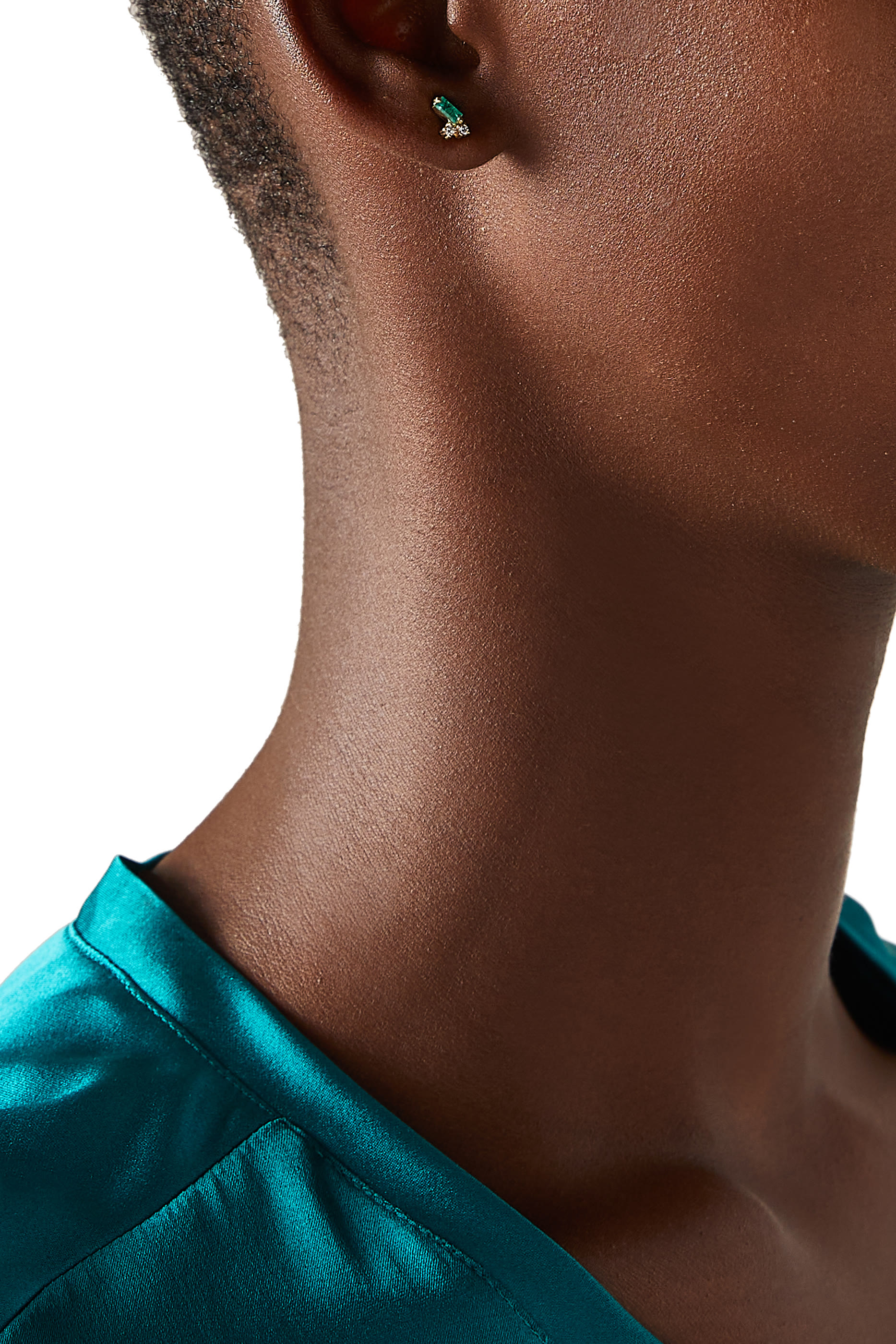 أقراط بتصميم ألعاب نارية مرصعة بالزمرد والماس ذهب أصفر عيار 18