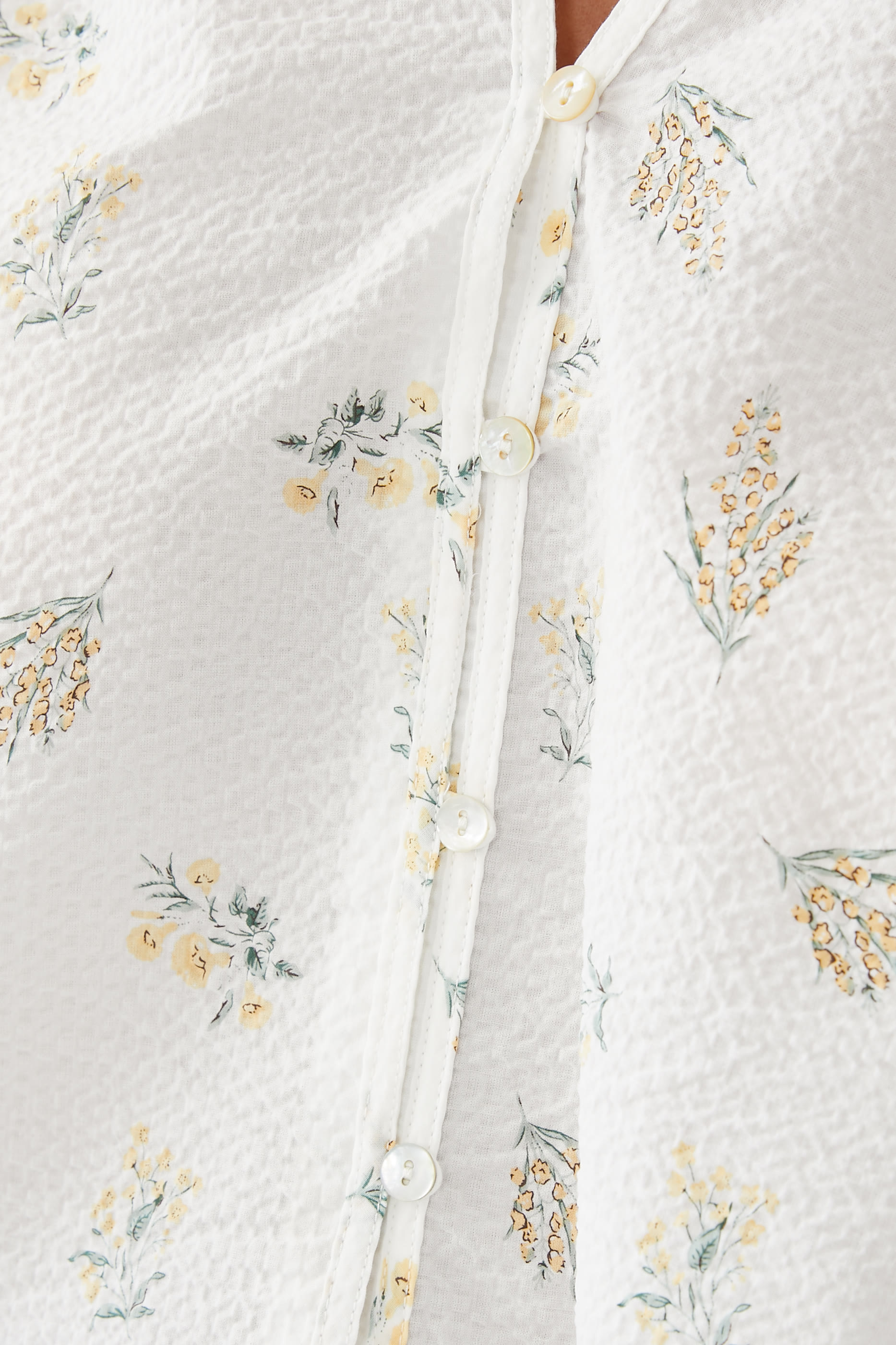 بلوزة ماريا بنقشة زهور