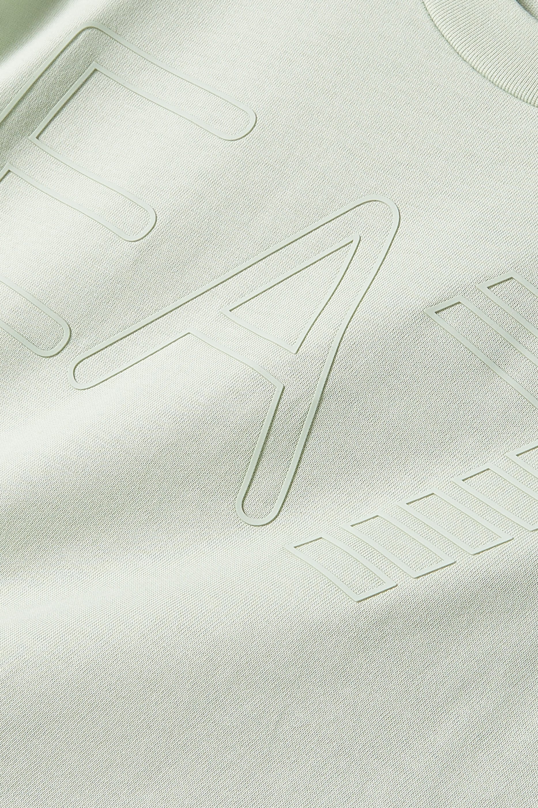 تيشيرت بشعار الماركة بحجم كبير للأطفال