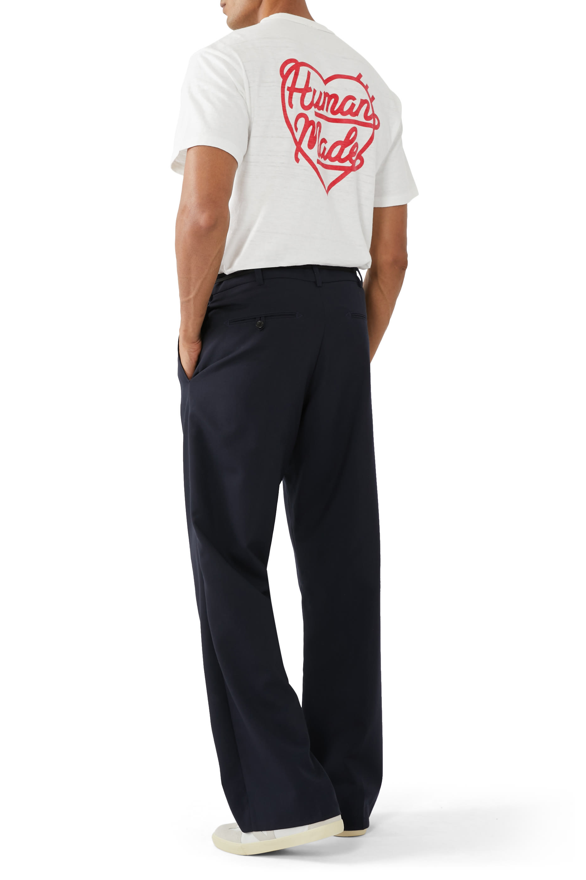 تيشيرت بجيب بنقشة قلب بشعار الماركة