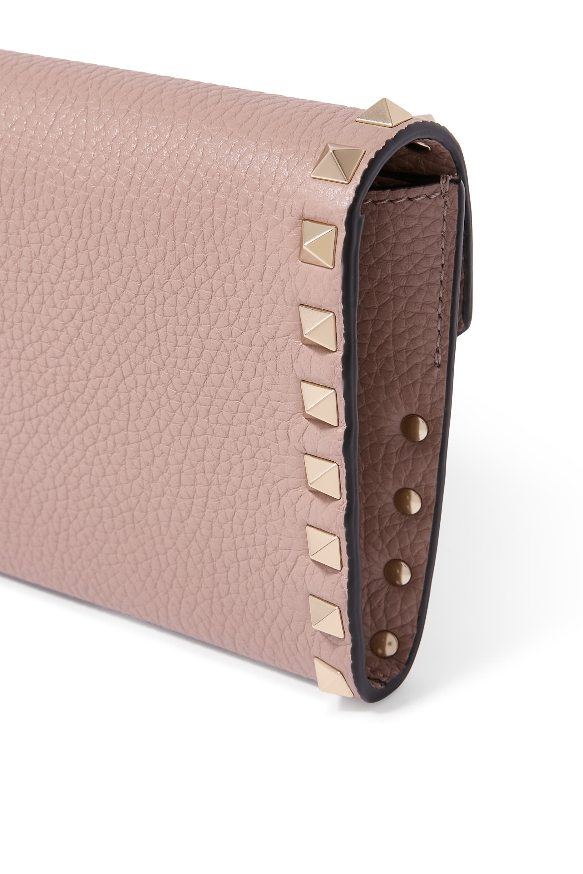 محفظة بسلسلة وحلي هرمية