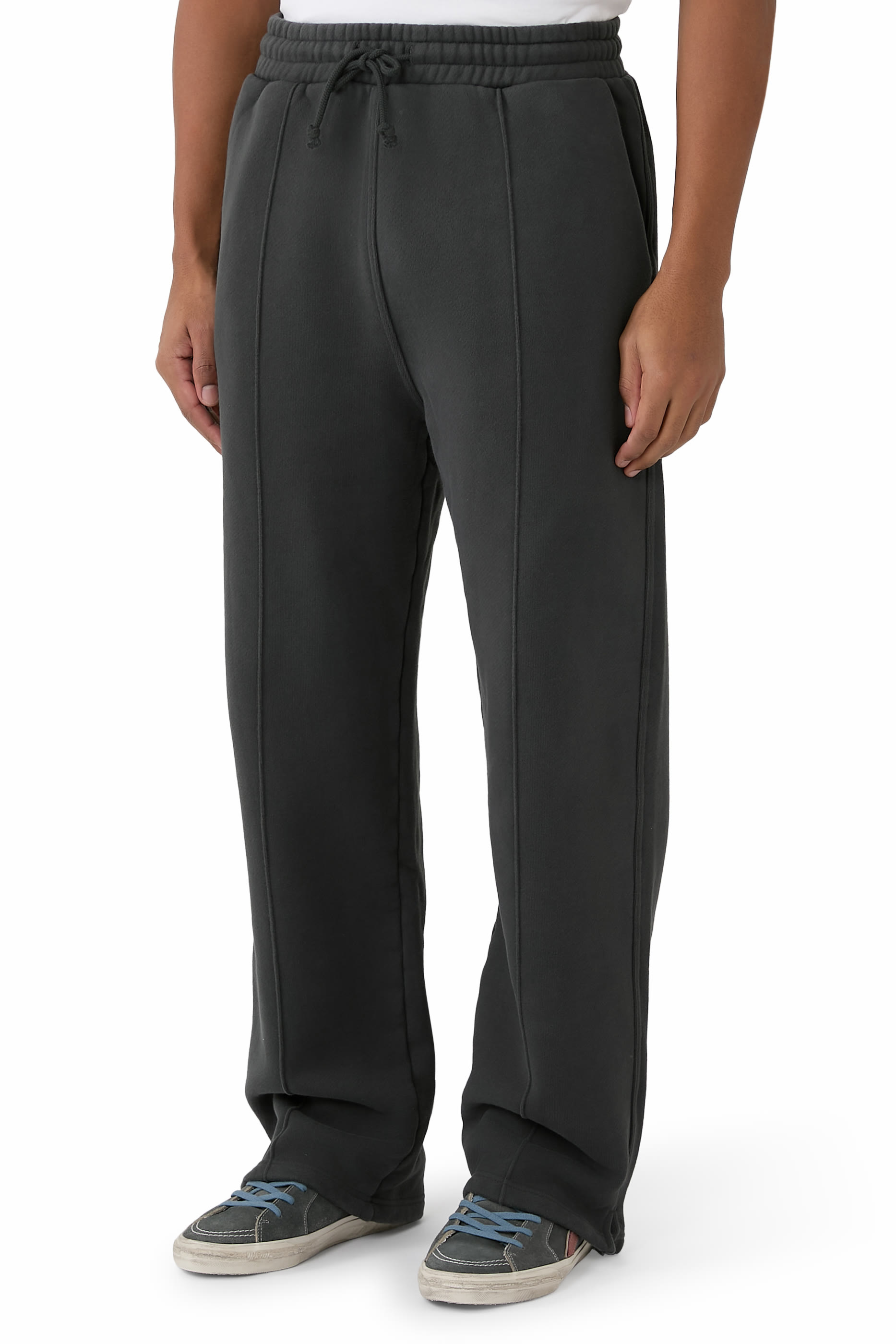 بنطال رياضي بقصة مستقيمة