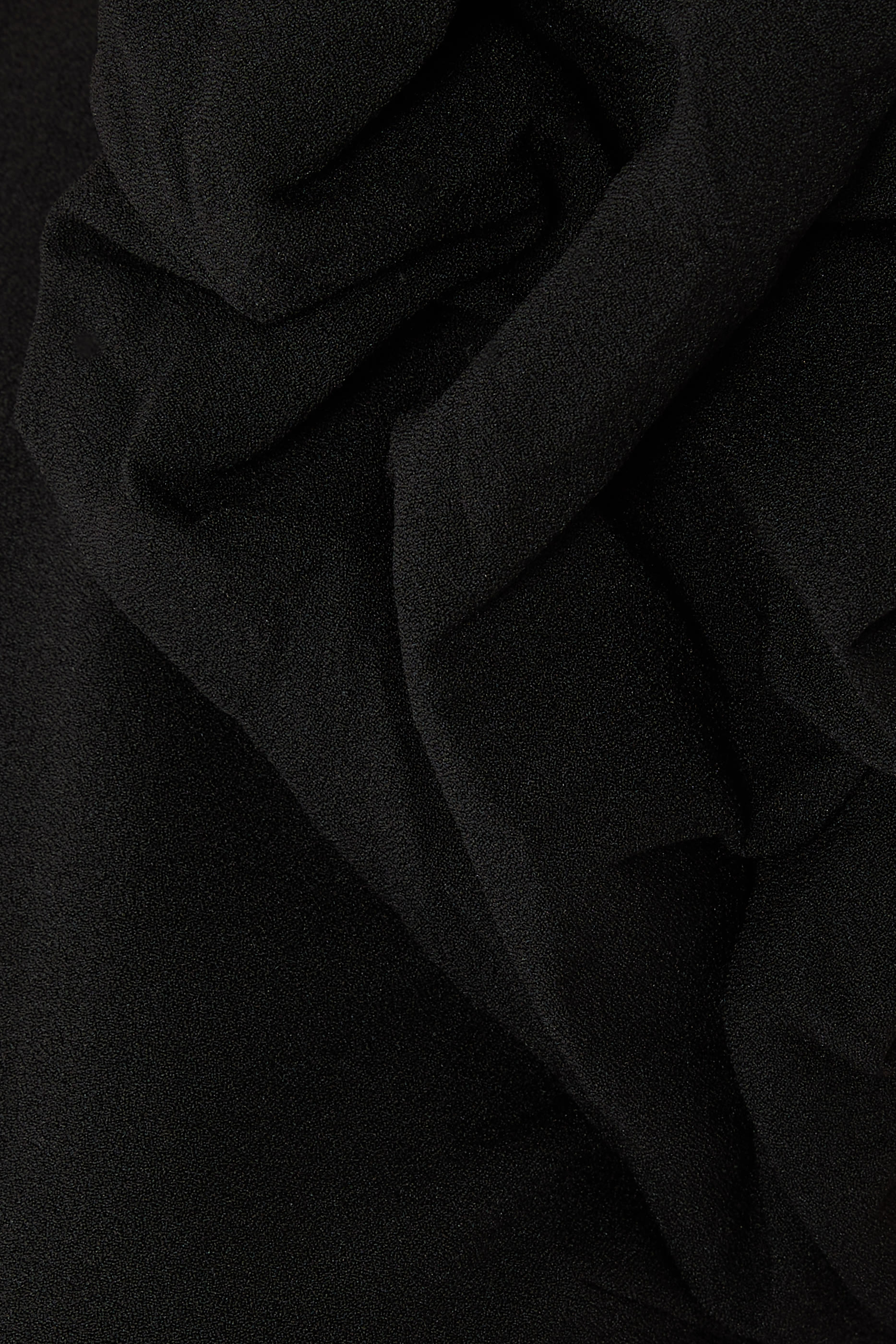 فستان متوسط الطول بأكمام منفوخة