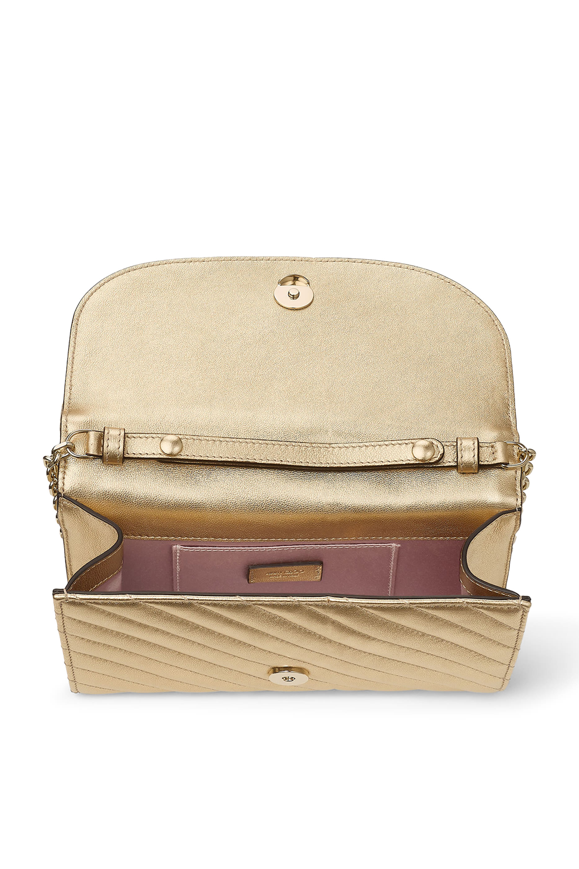 كلاتش بتصميم منحنى بشعار الماركة