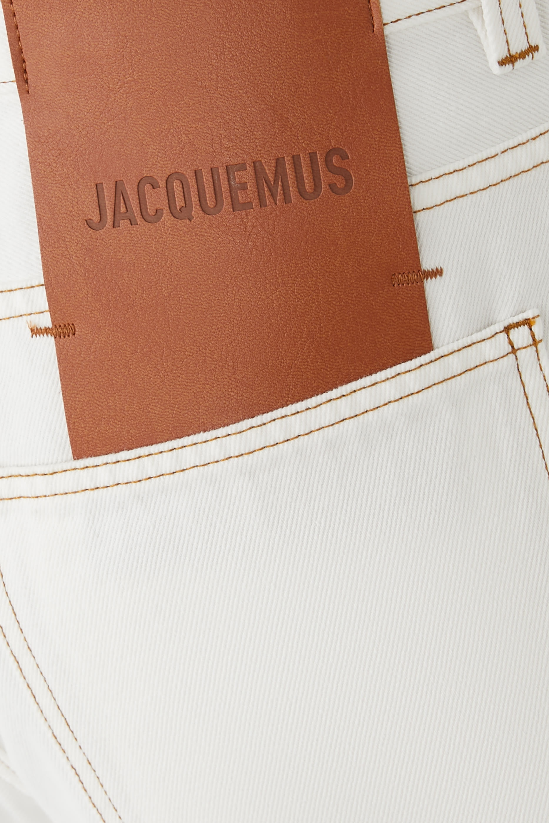 بنطال دنيم بقصة ساق واسعة