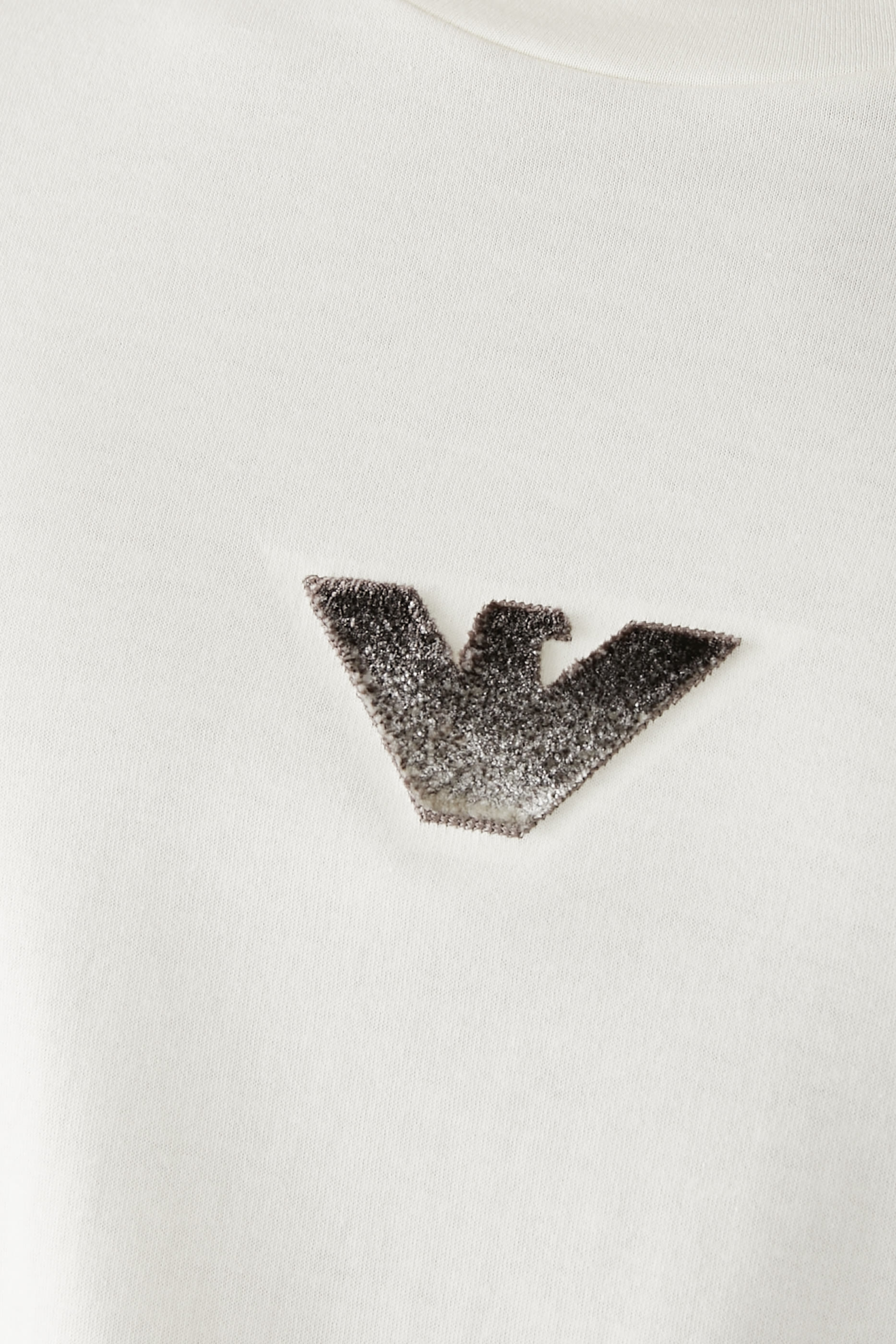 تيشيرت بشعار الماركة صغير الحجم