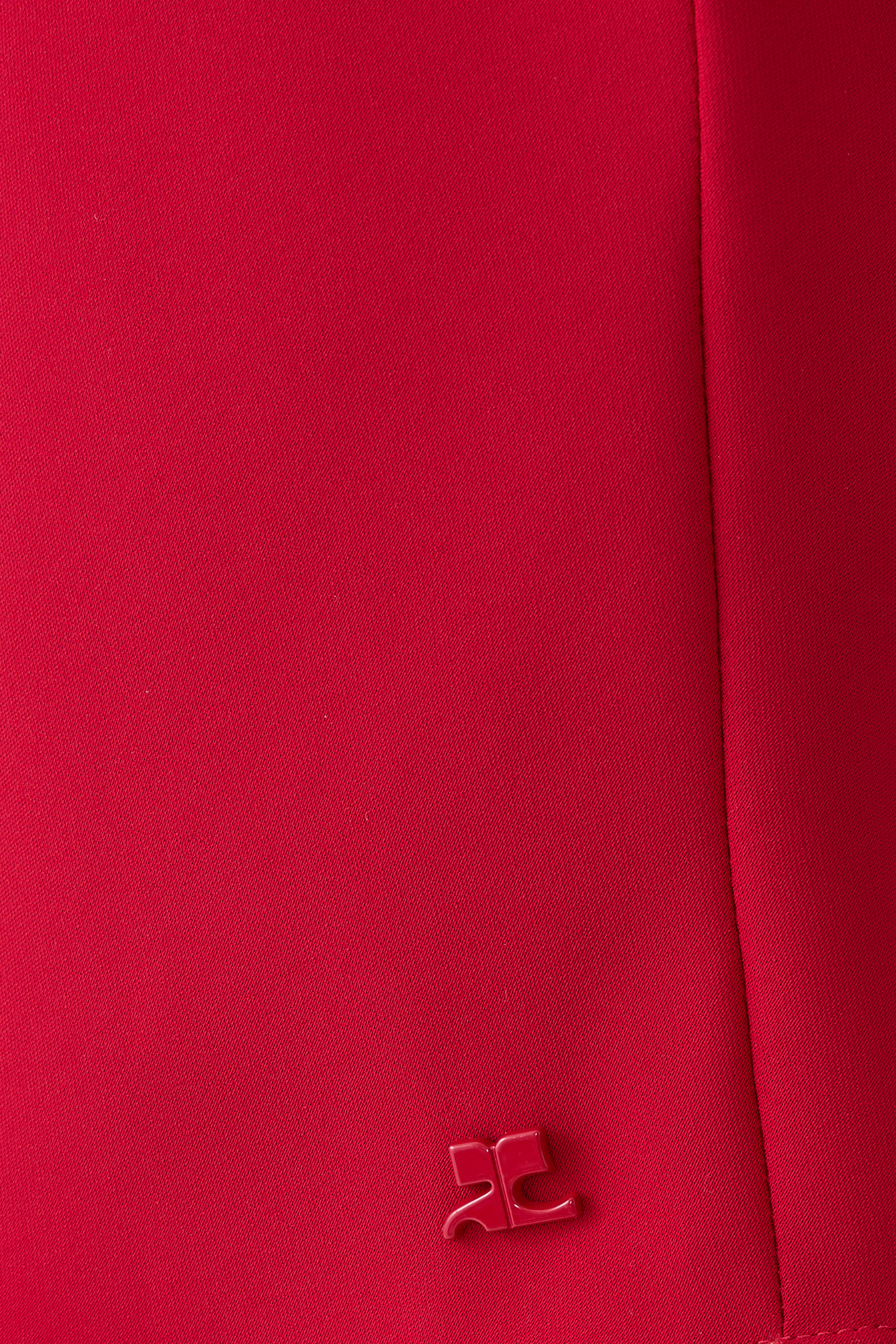 فستان بتفاصيل بتصميم وشاح