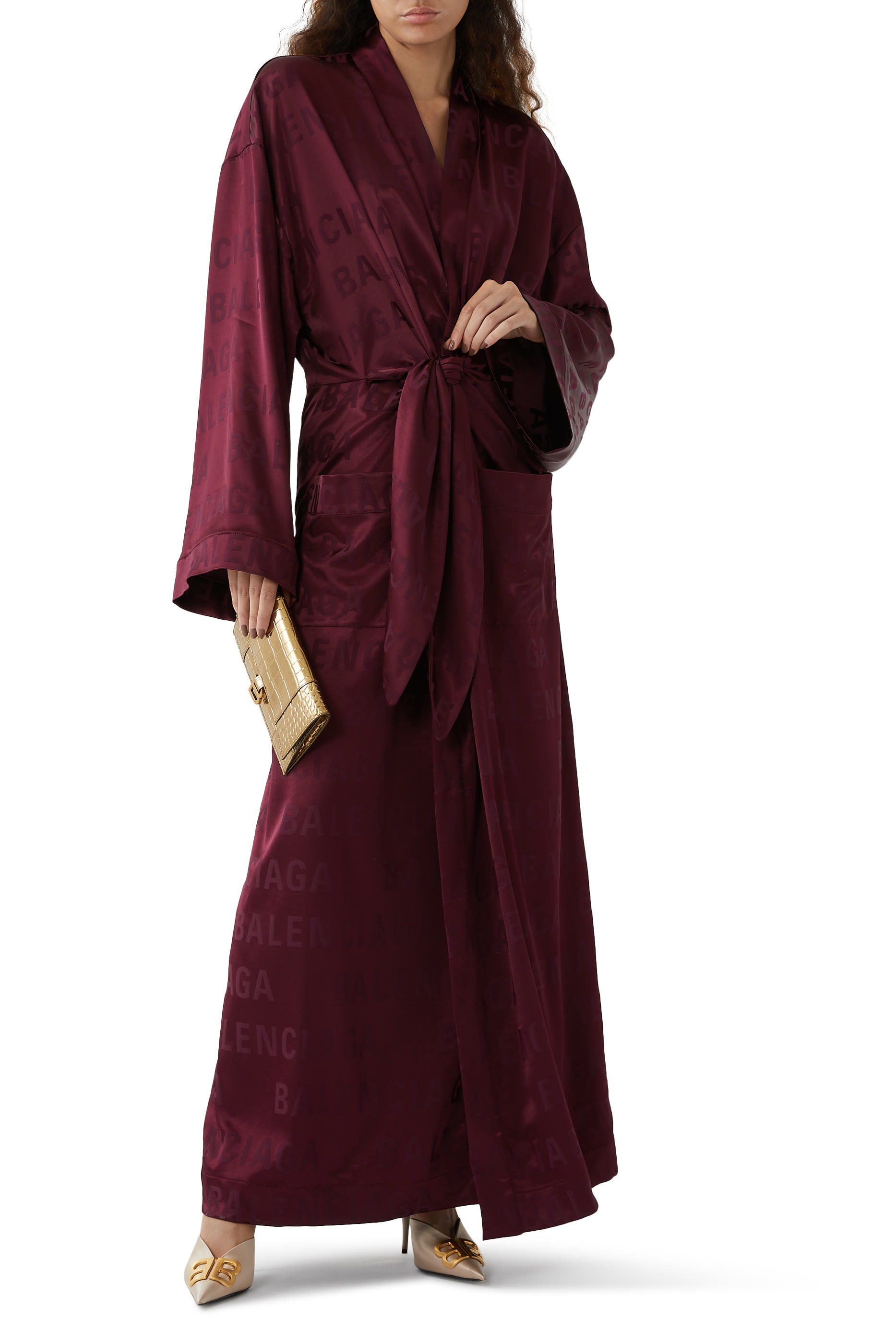 فستان بتصميم روب