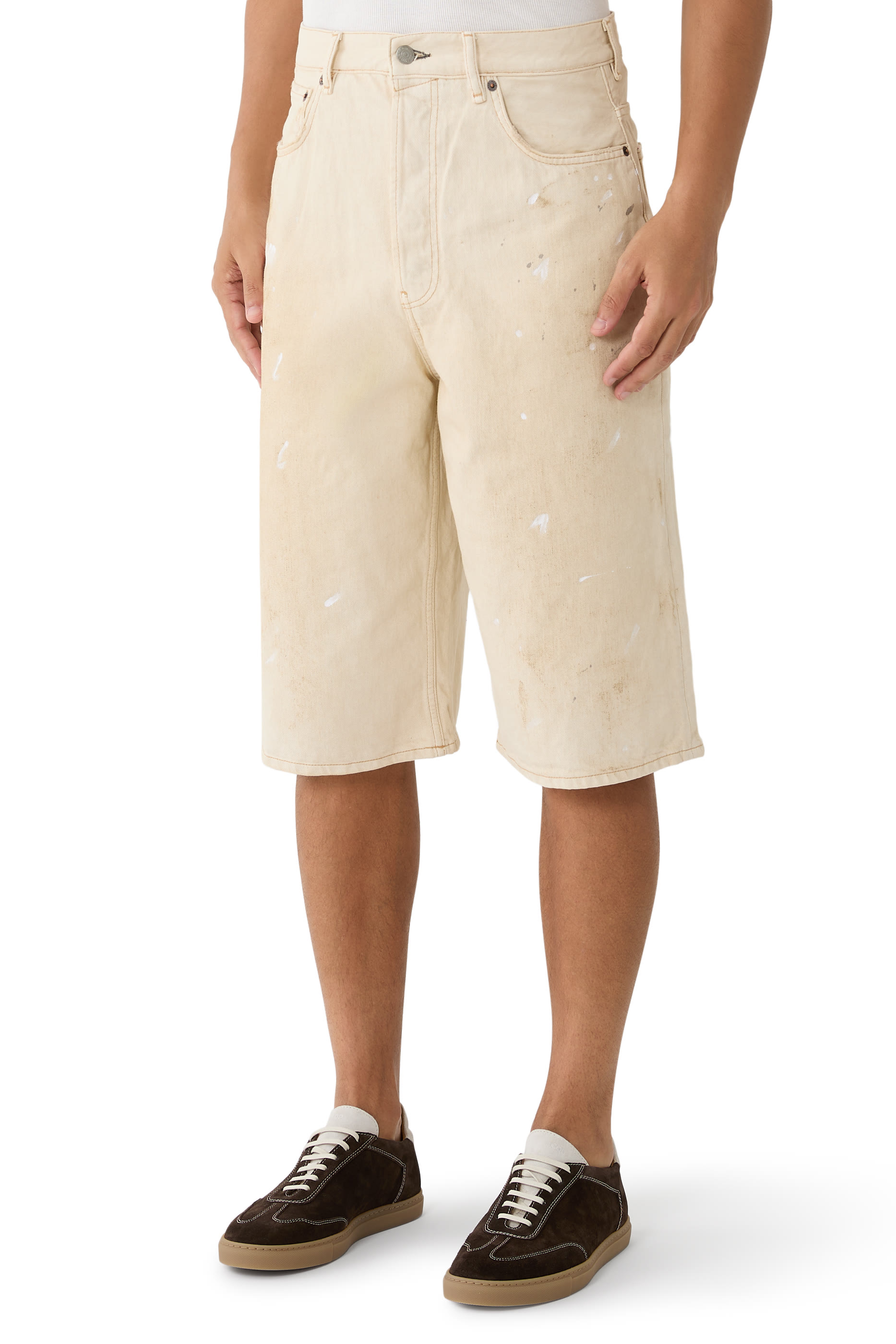 شورت دنيم بتفاصيل ممزقة