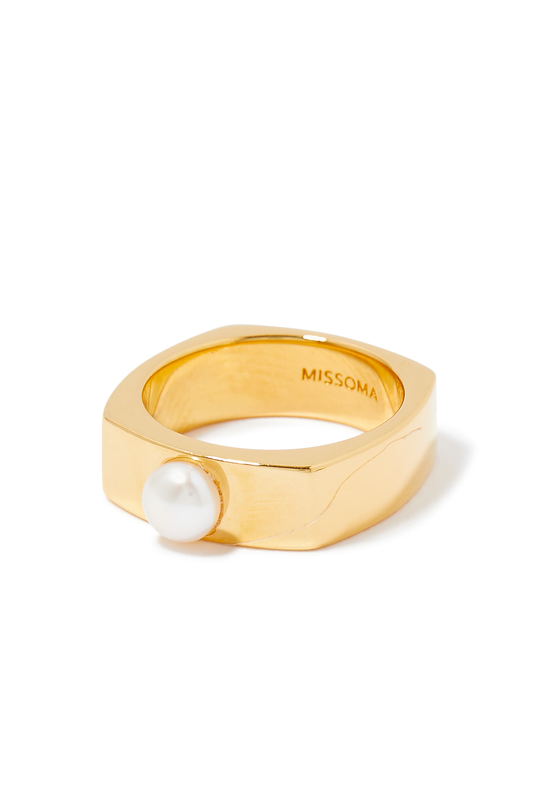 خاتم بتصميم مربع مزين باللؤلؤ