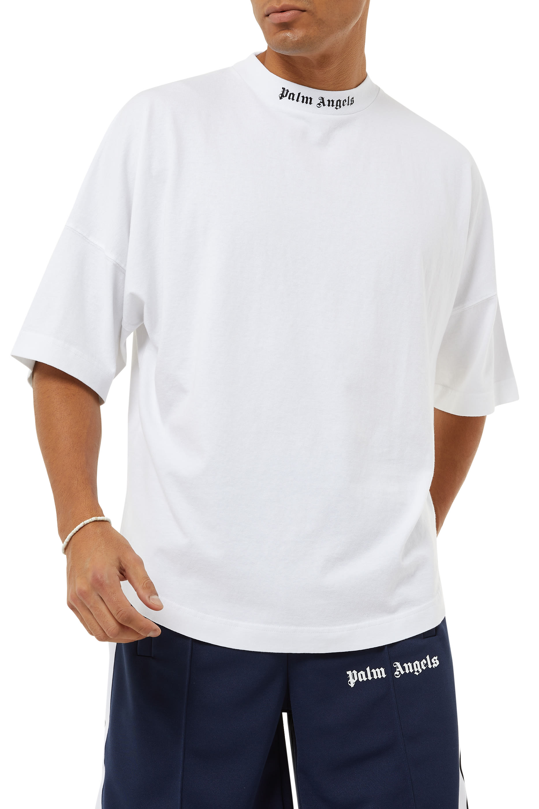 تي شيرت اوفر بشعار الماركة