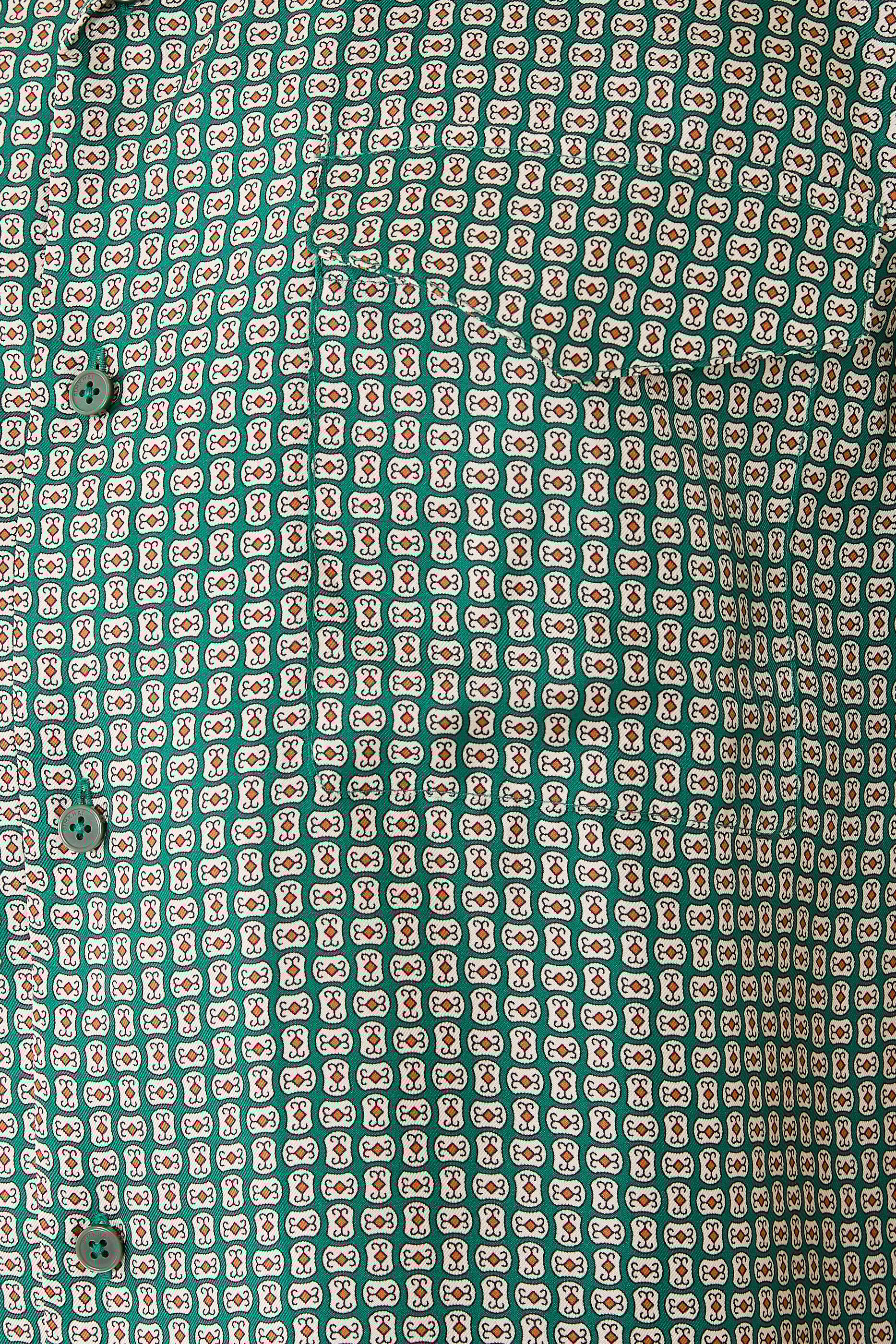 قميص كلارك بياقة مطوية ونقشة حرير