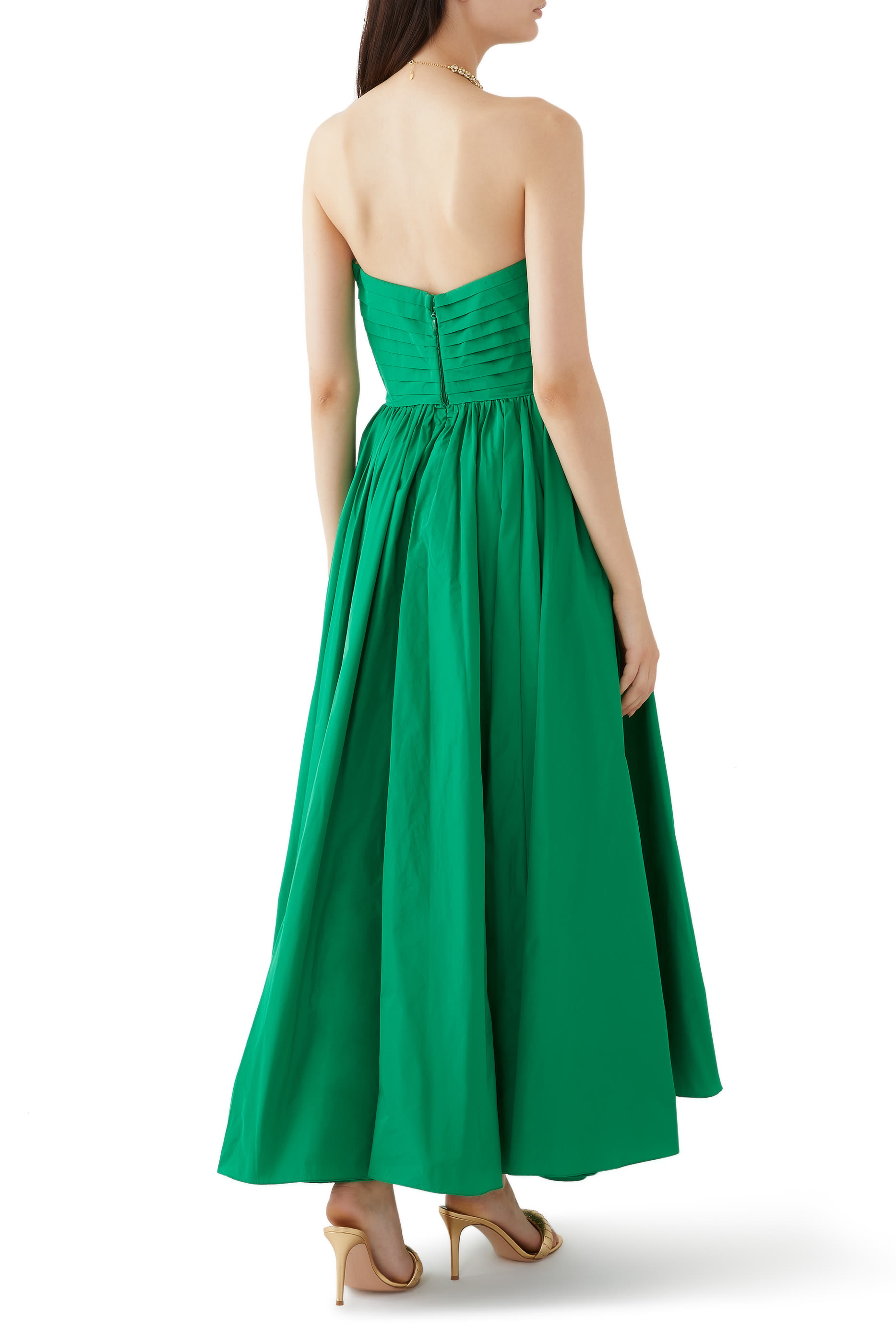 فستان سهرة تافيتا بتصميم قلب