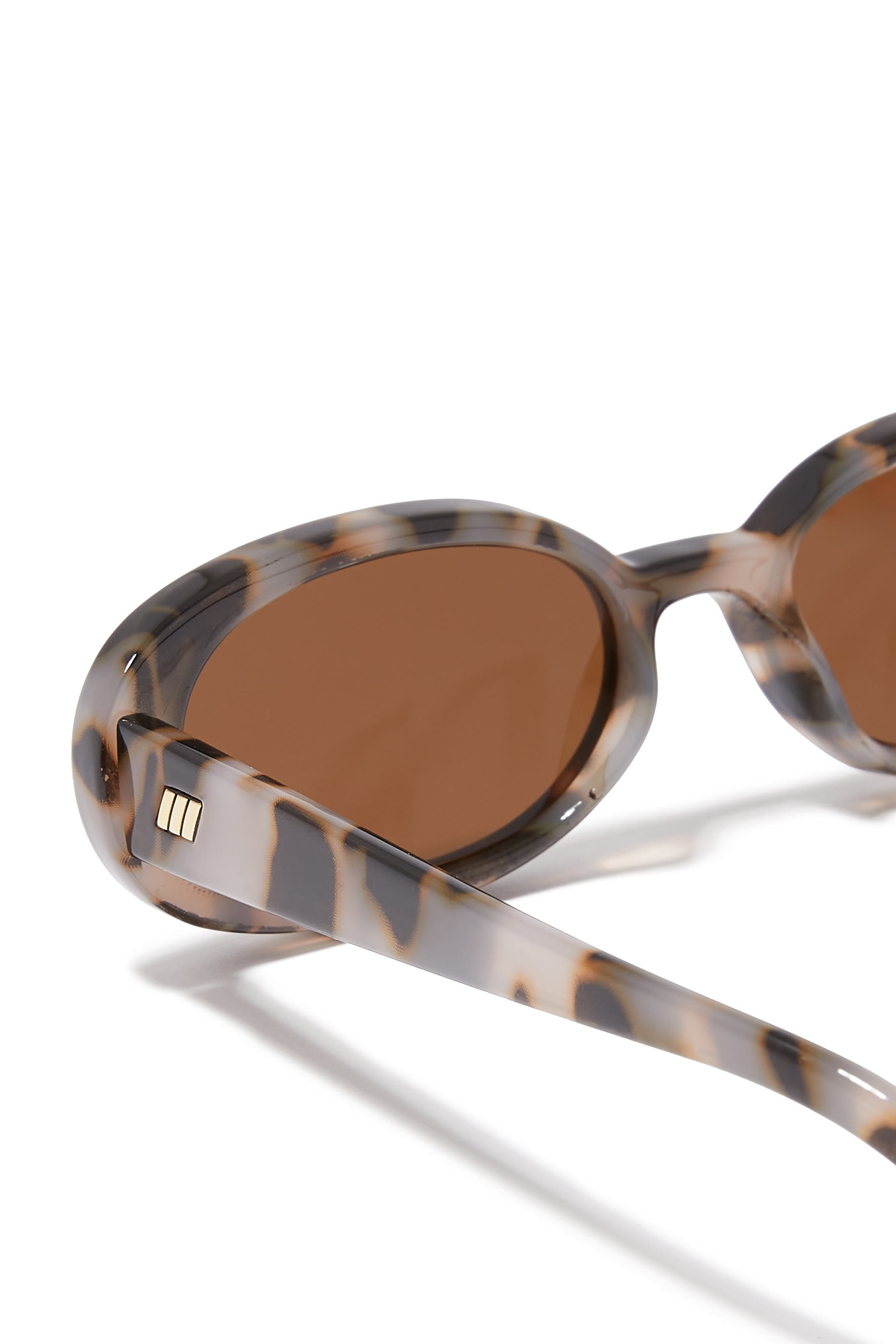 نظارة شمسية اوتا لوف