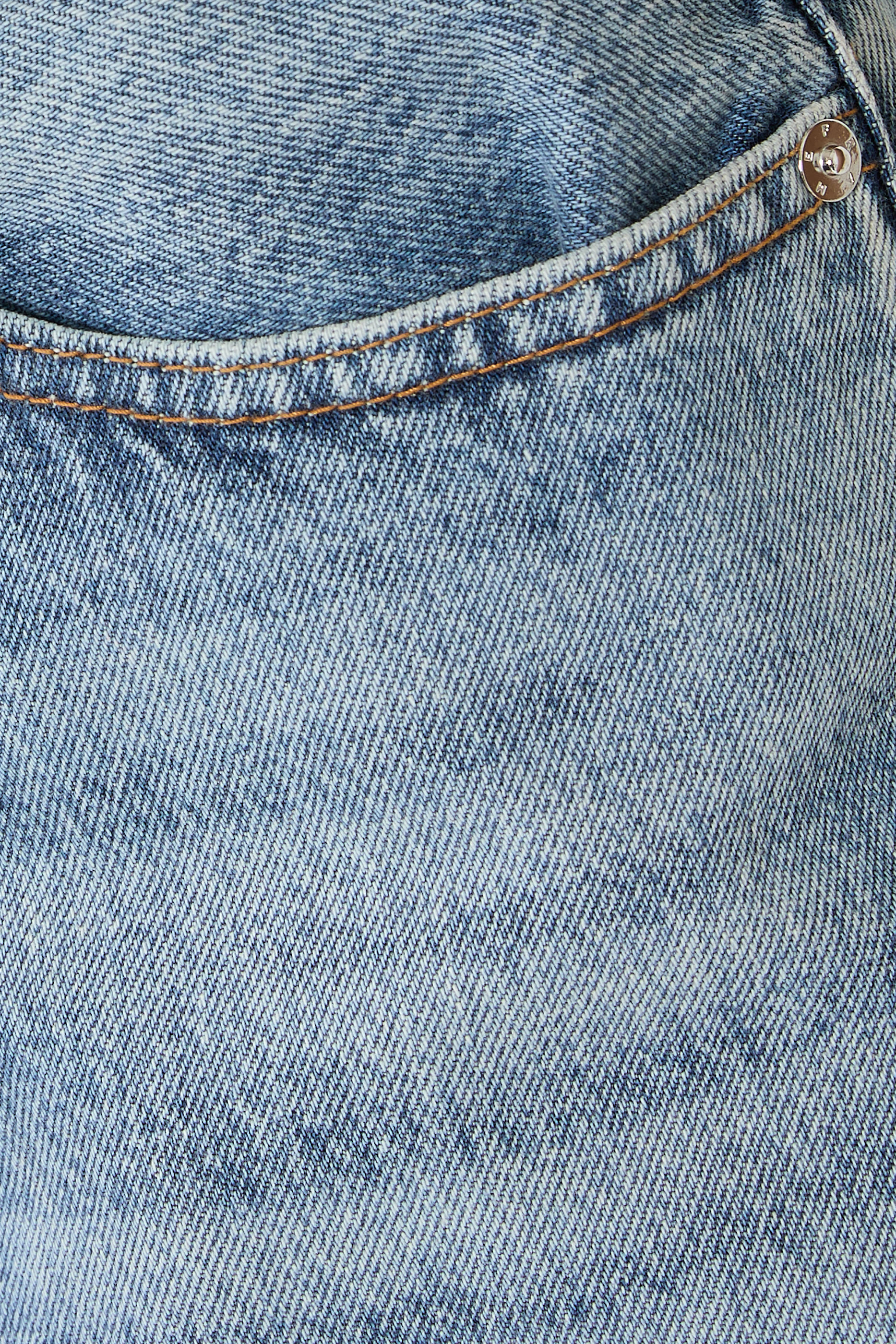 بنطال جينز بحياكة عمودية