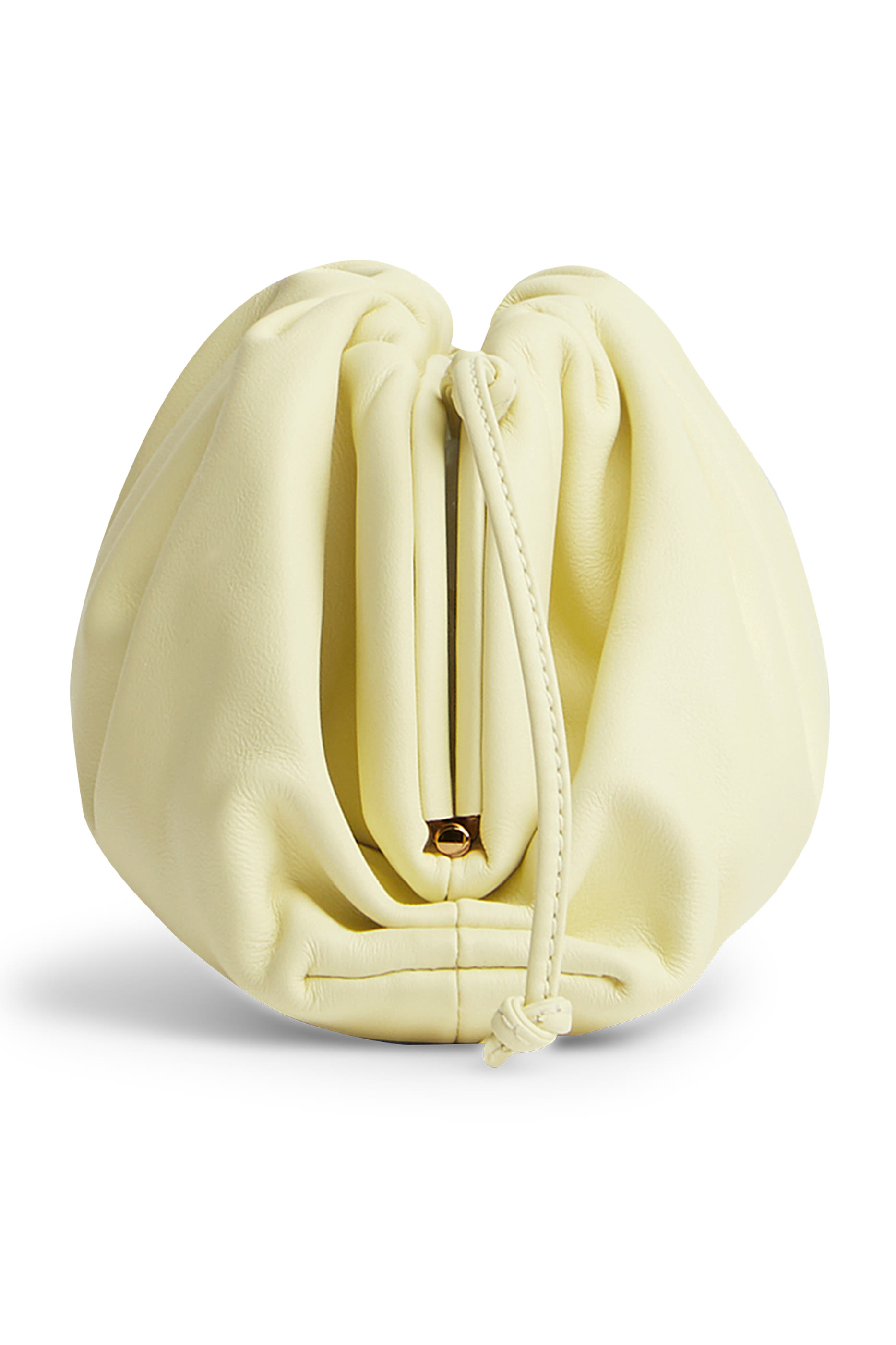 حقيبة صغيرة جلد