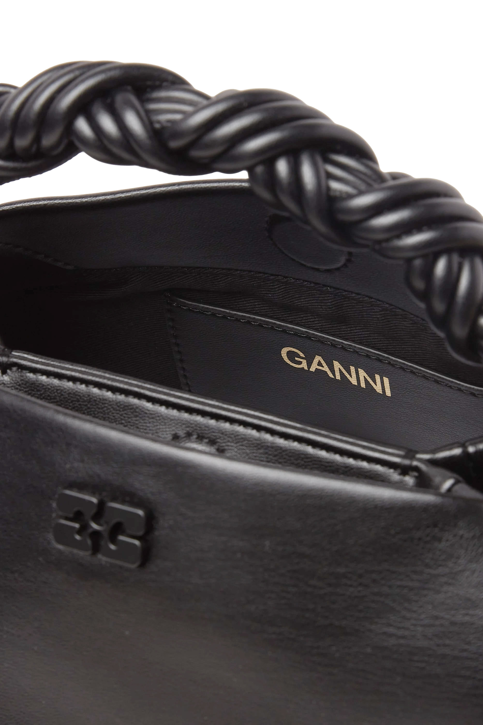 حقيبة بو صغيرة